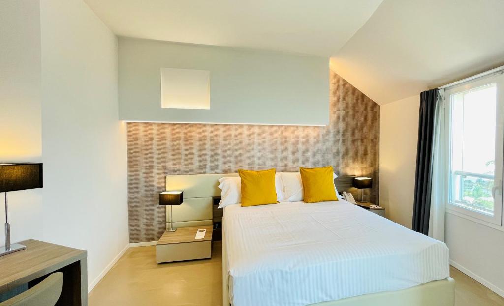 Double Single Superior Sea View