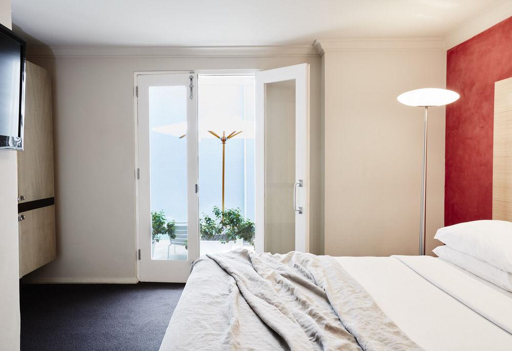 Junior Suite Deluxe King Bed