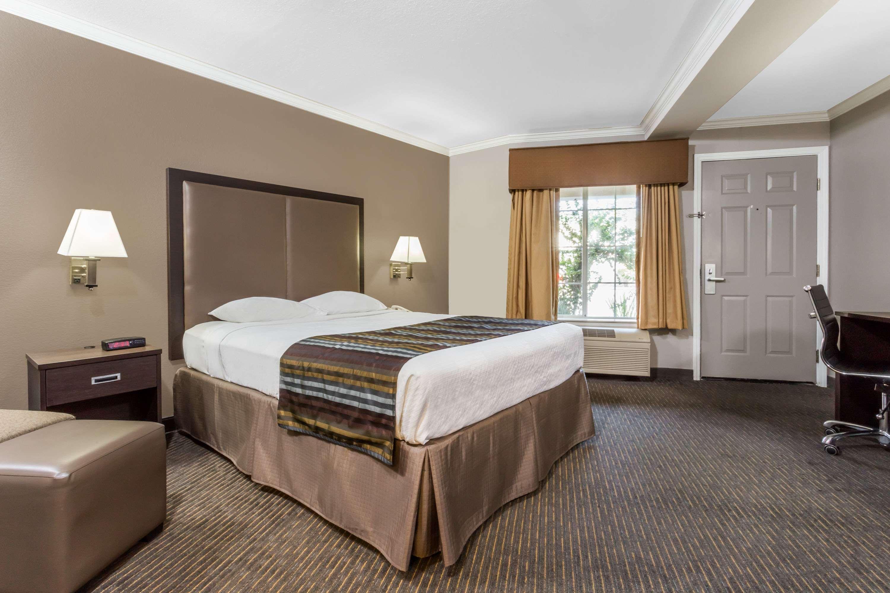 Double Queen Size Bed