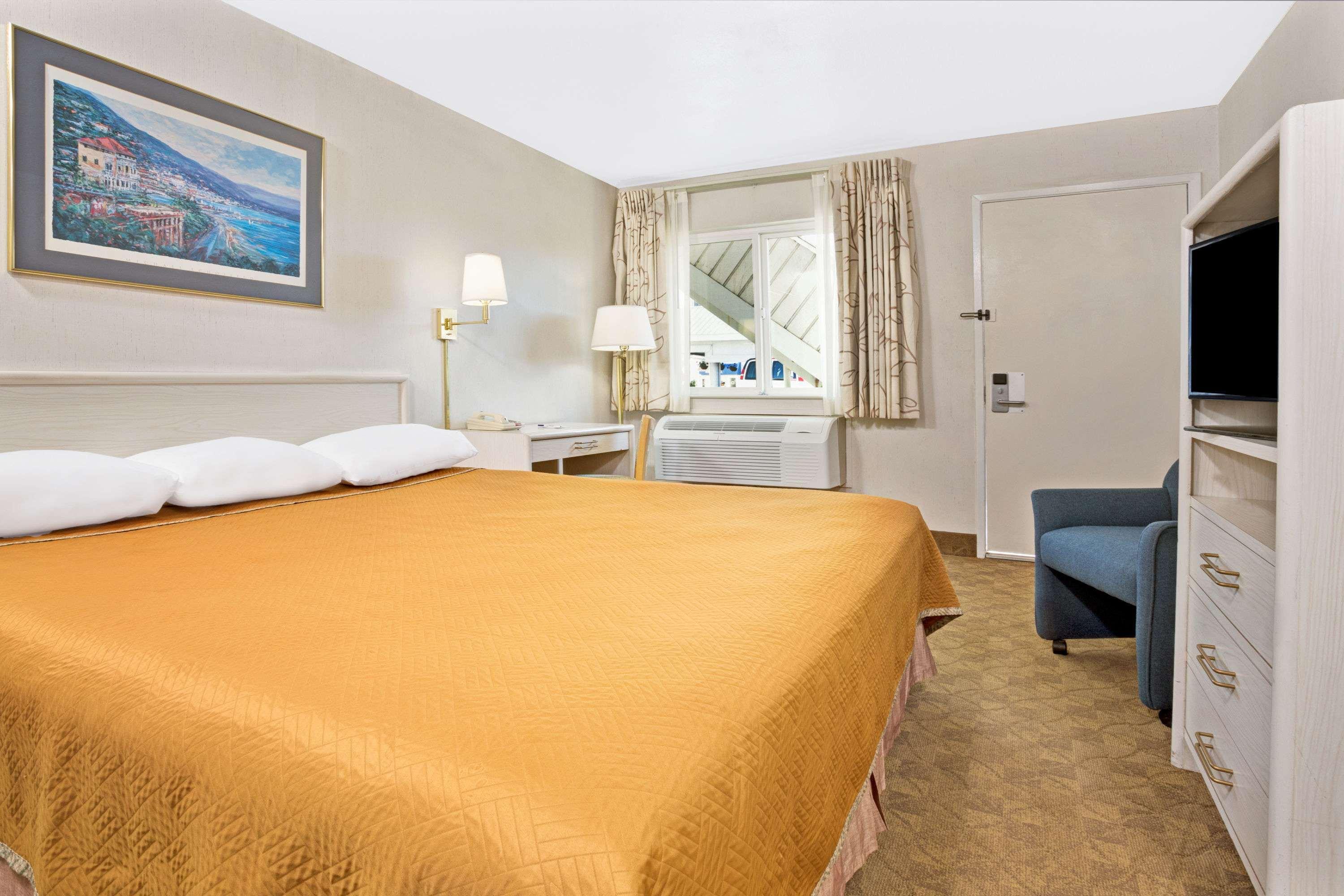 Double King Bed Non Smoking