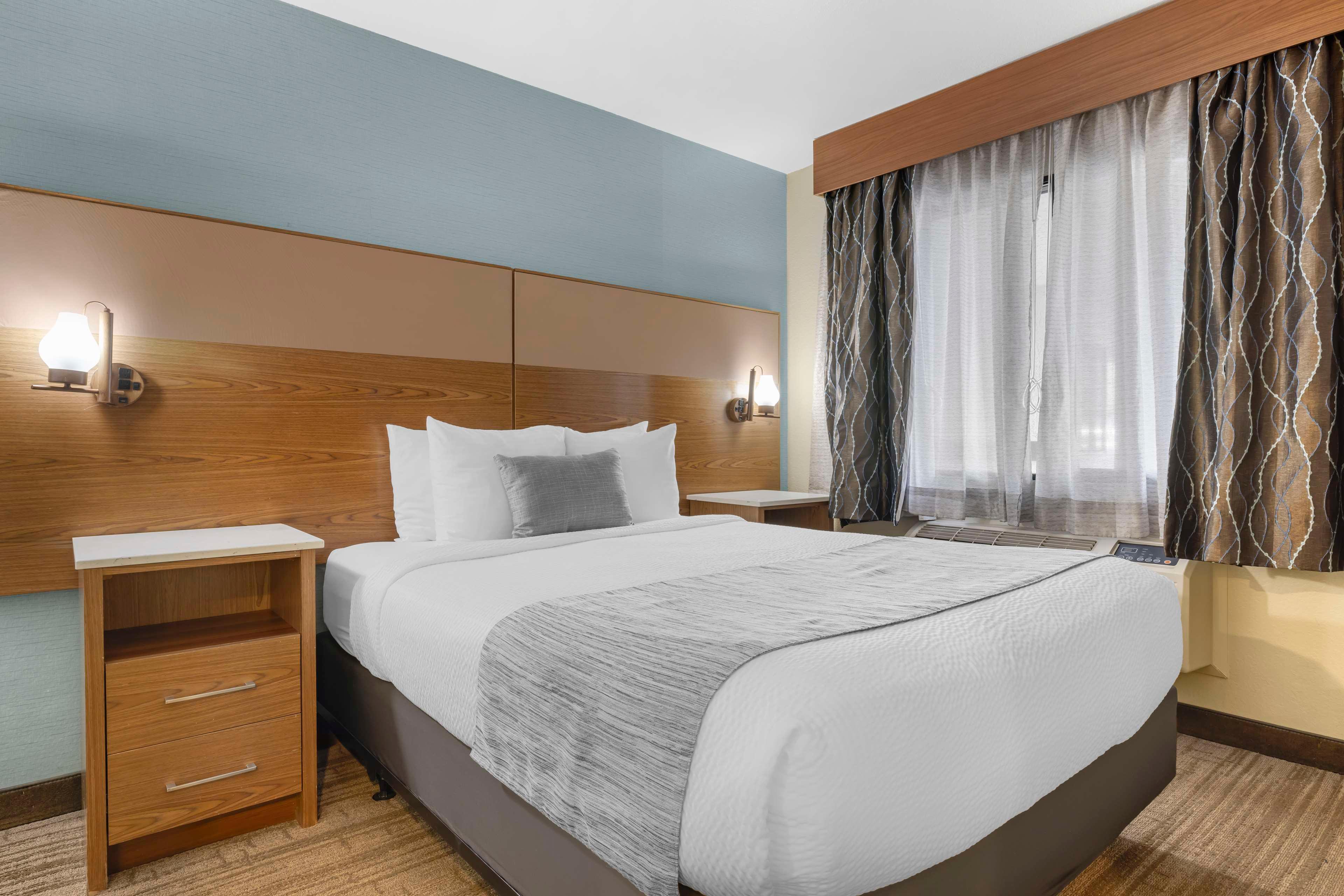 Double Accessible-queen Size Bed