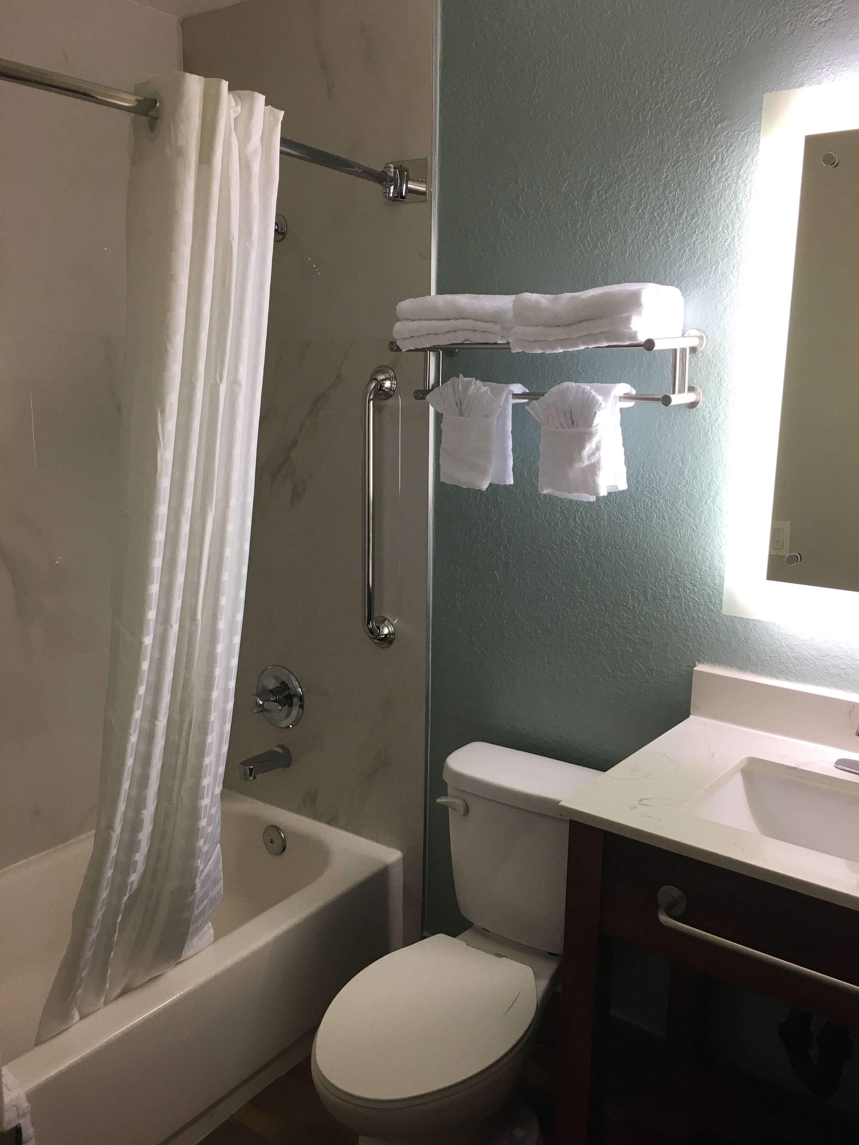 Room King Bed Non Smoking