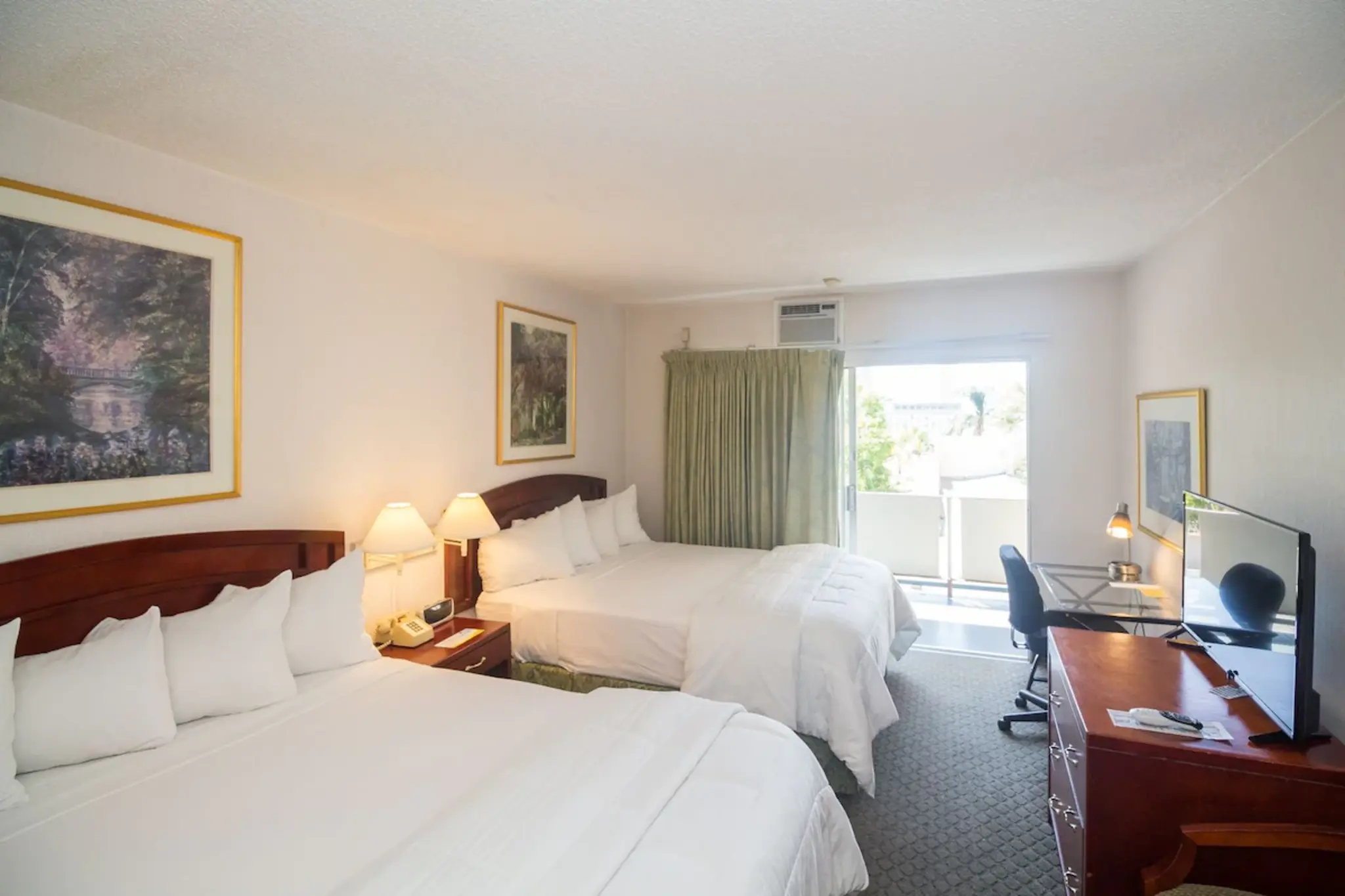 Quadruple Two Queen Beds