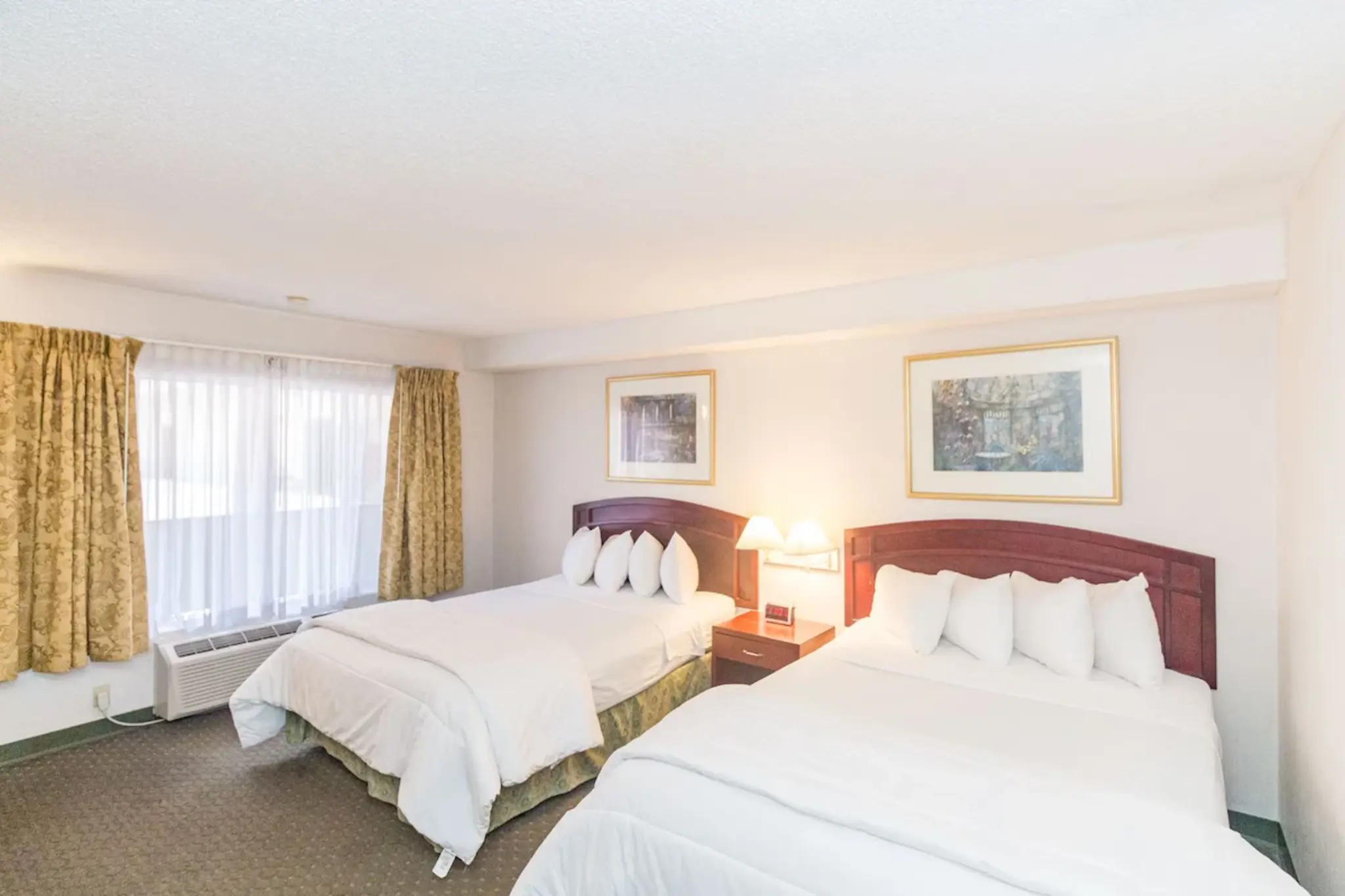 Quadruple Two Queen Beds