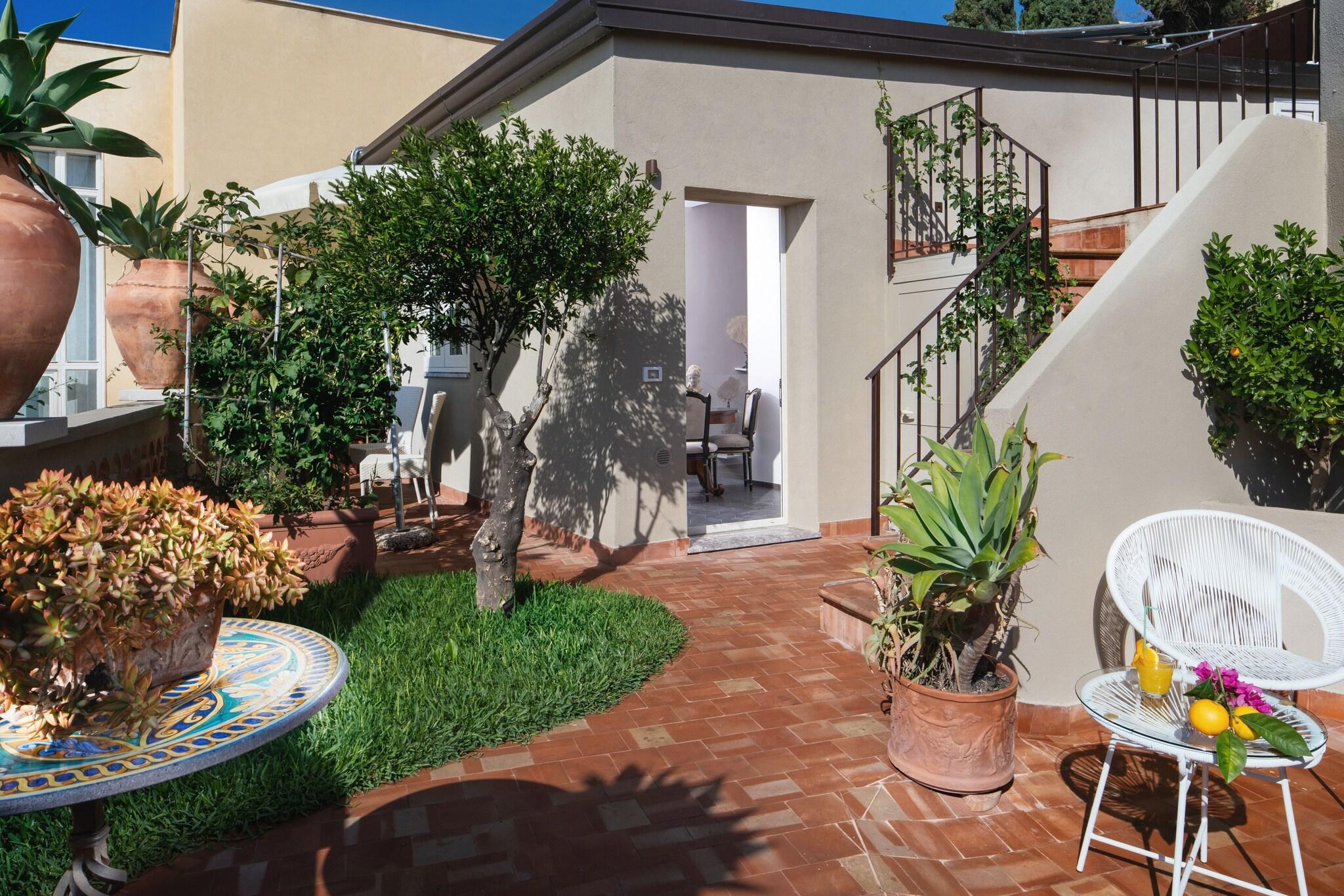 Suite with Kitchenette