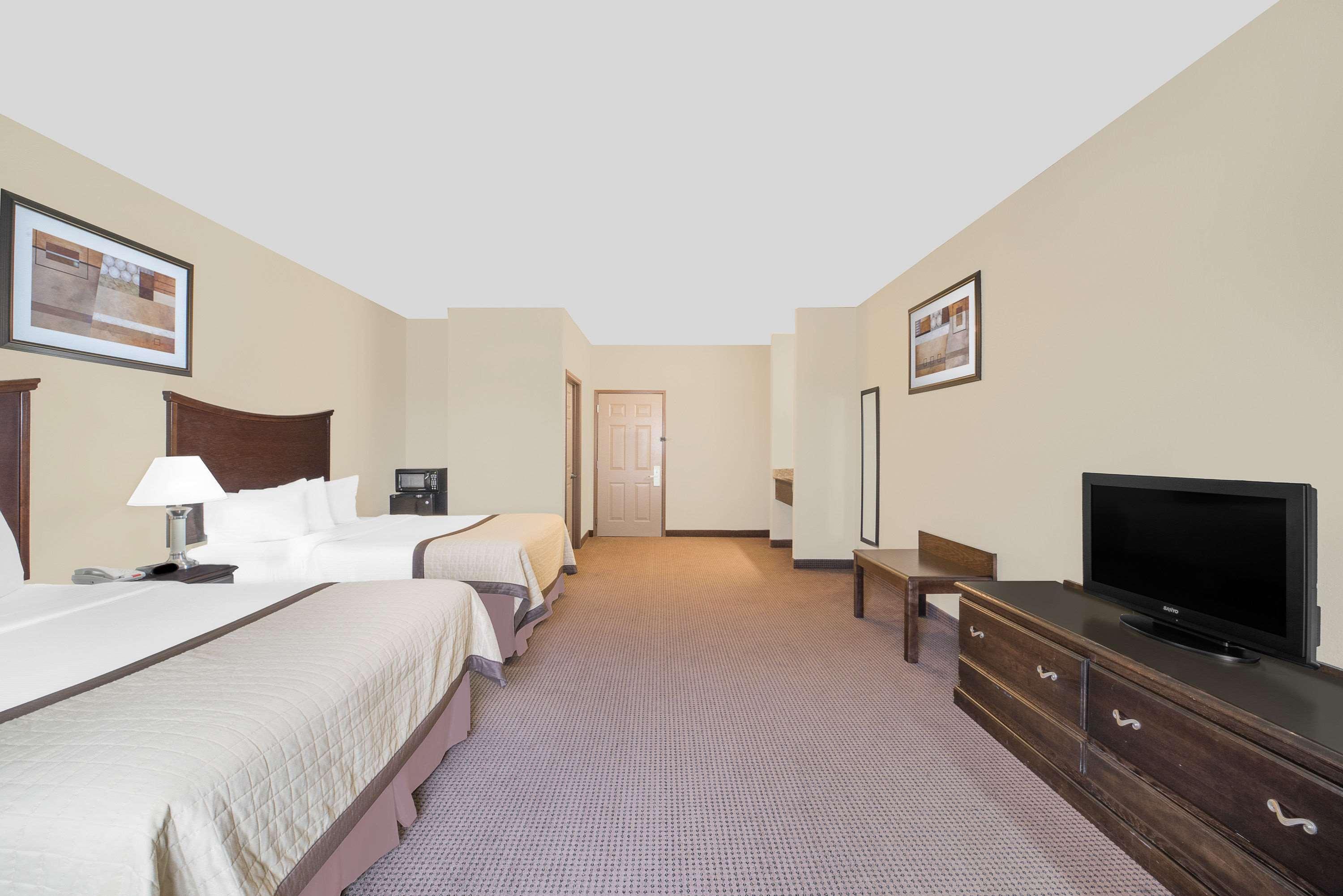 Quadruple Two Queen Beds