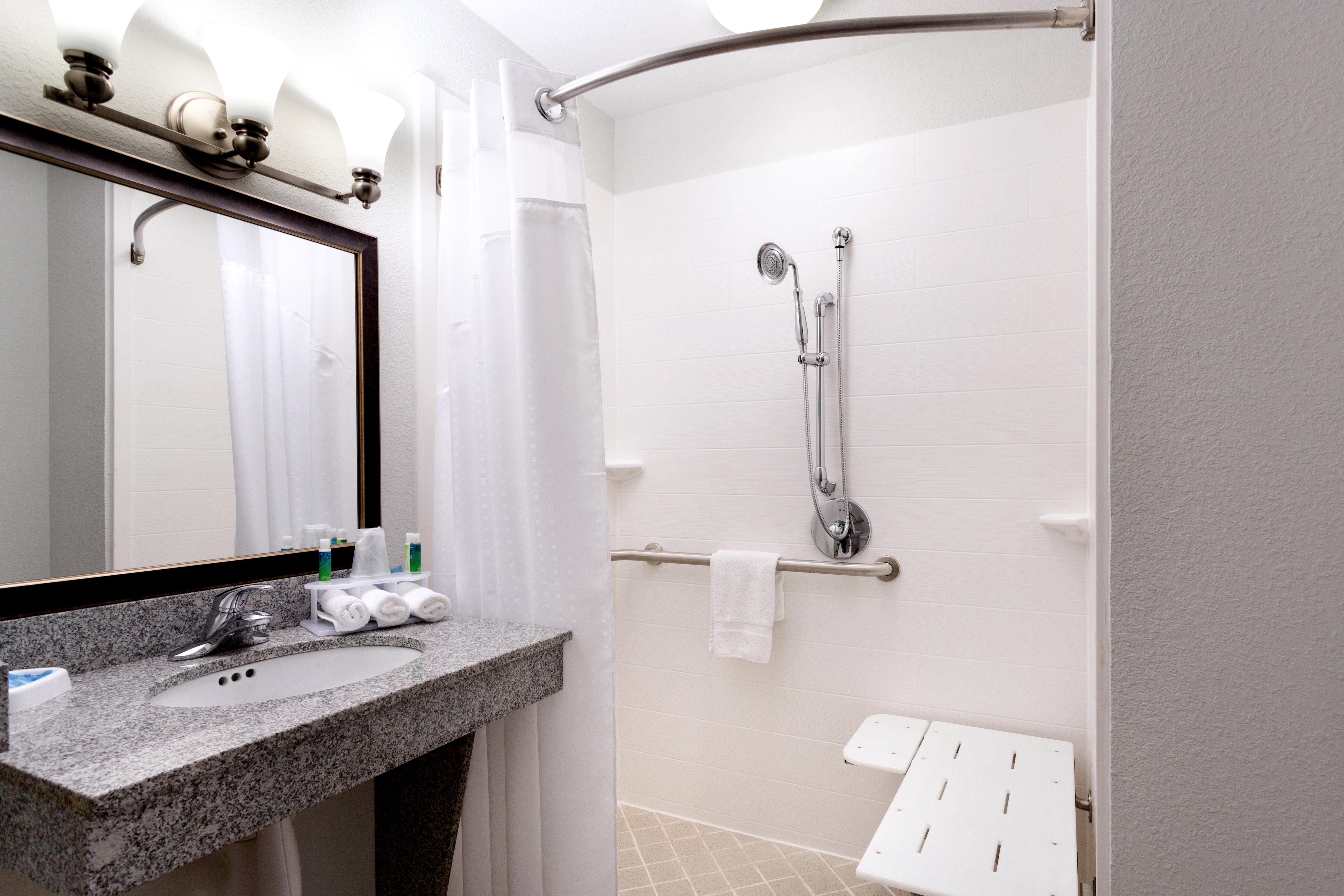 Suite Accessible King Size Bed