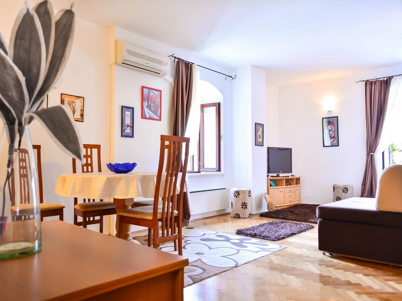 Apartment Capacity 4