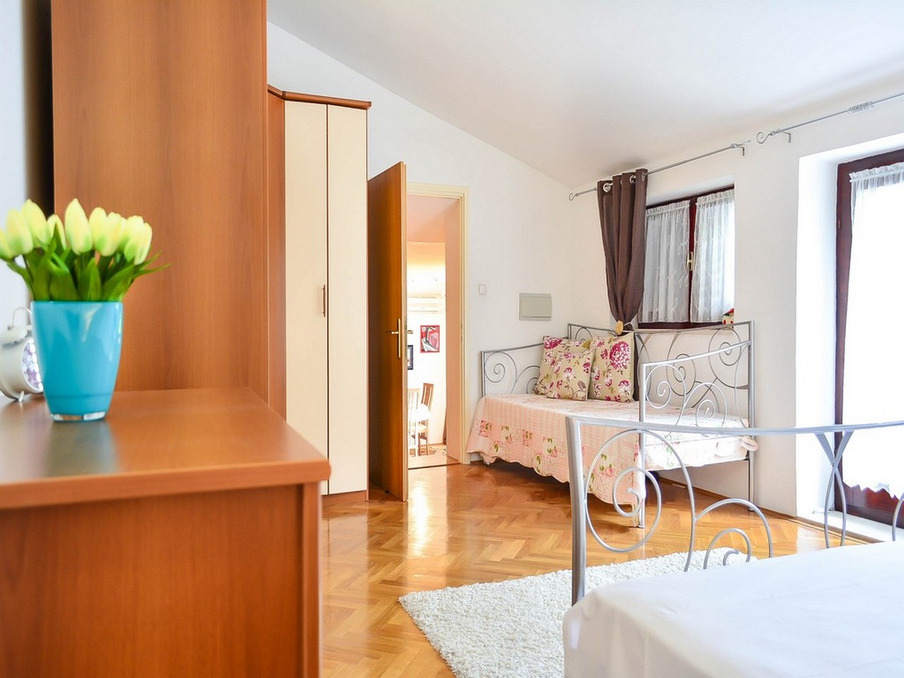 Apartment Capacity 4