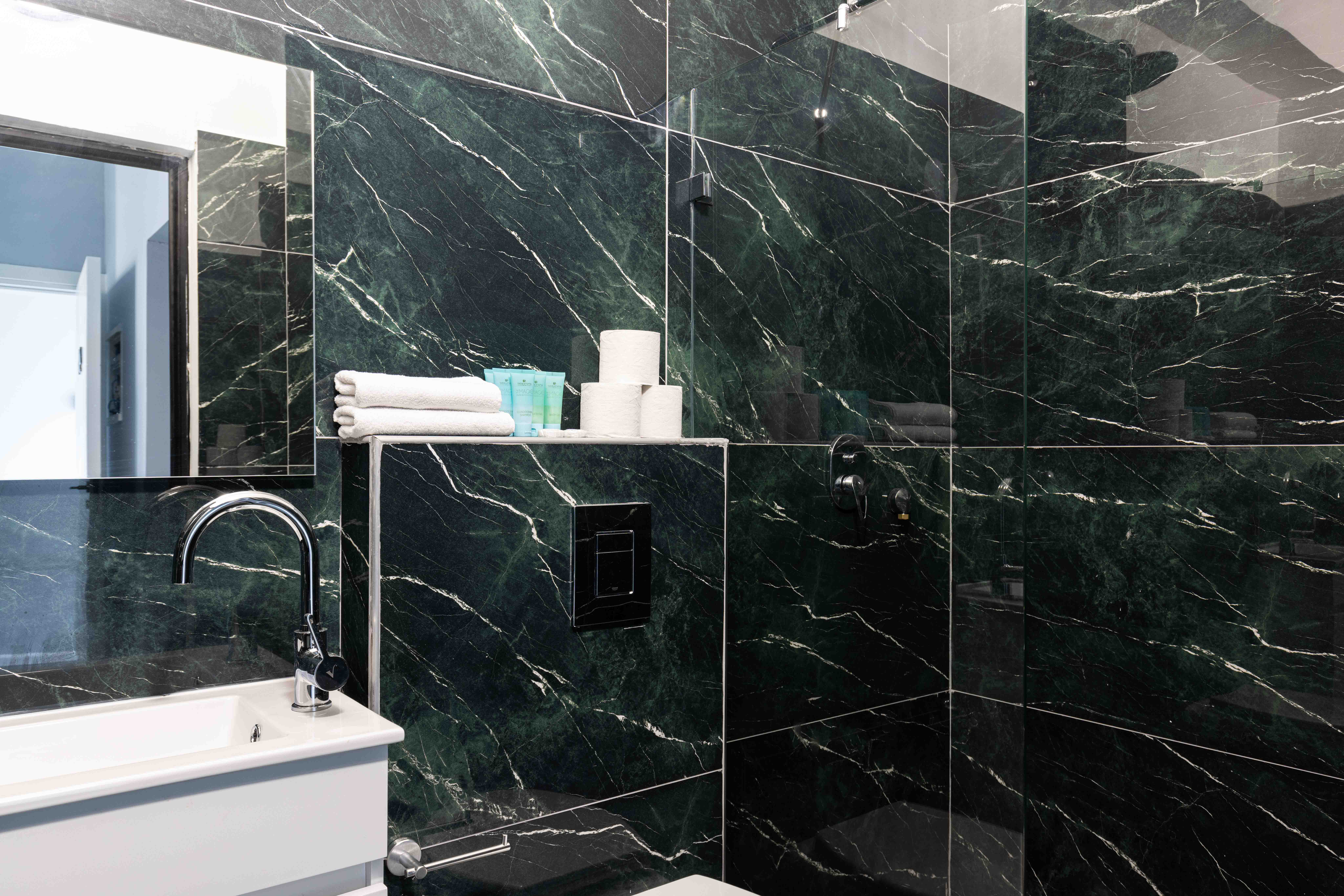 Triple Deluxe One Bed