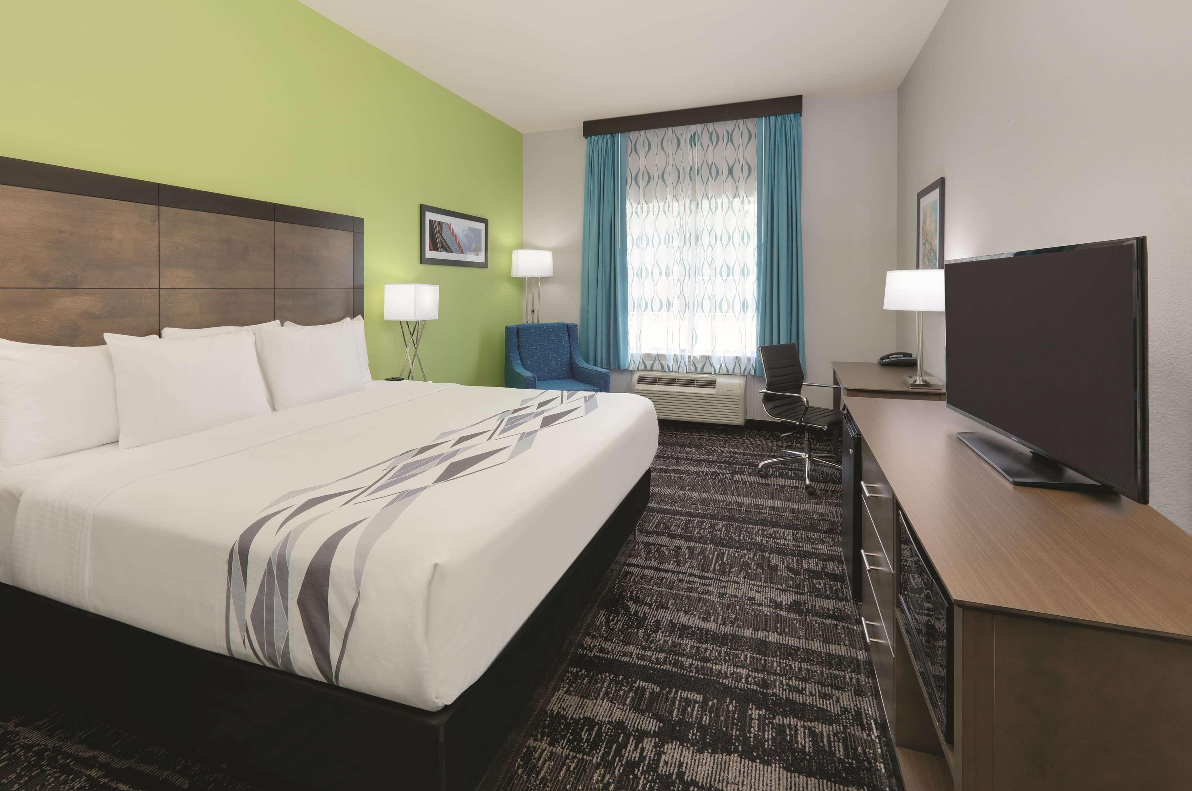 Double King Bed Non Smoking