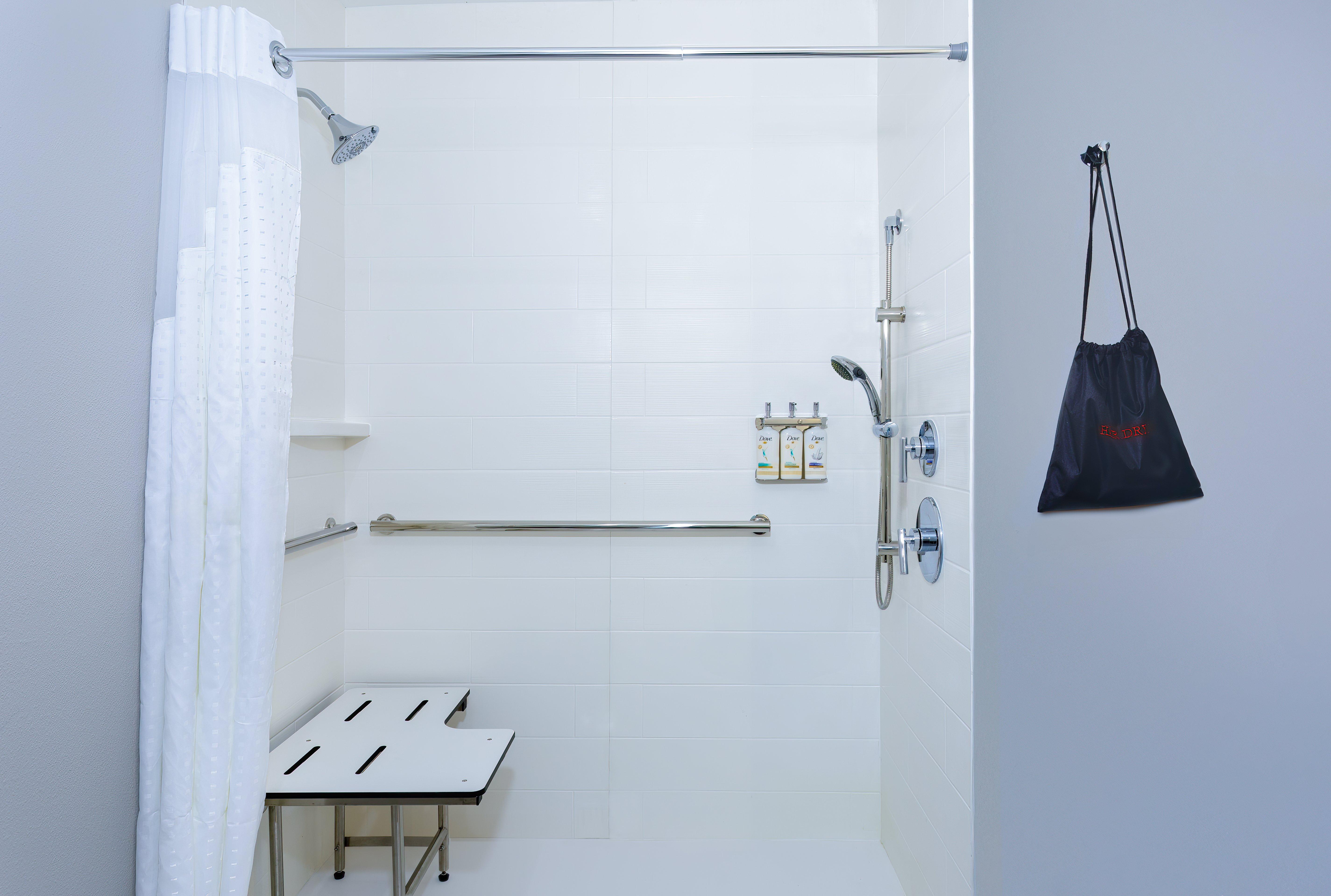 Suite Accessible King Size Bed