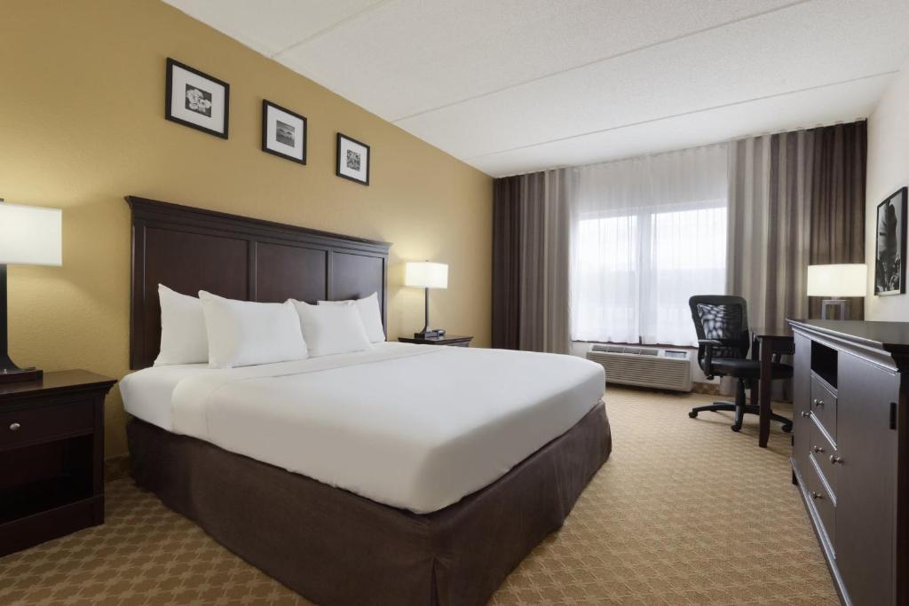 Room Accessible King Size Bed