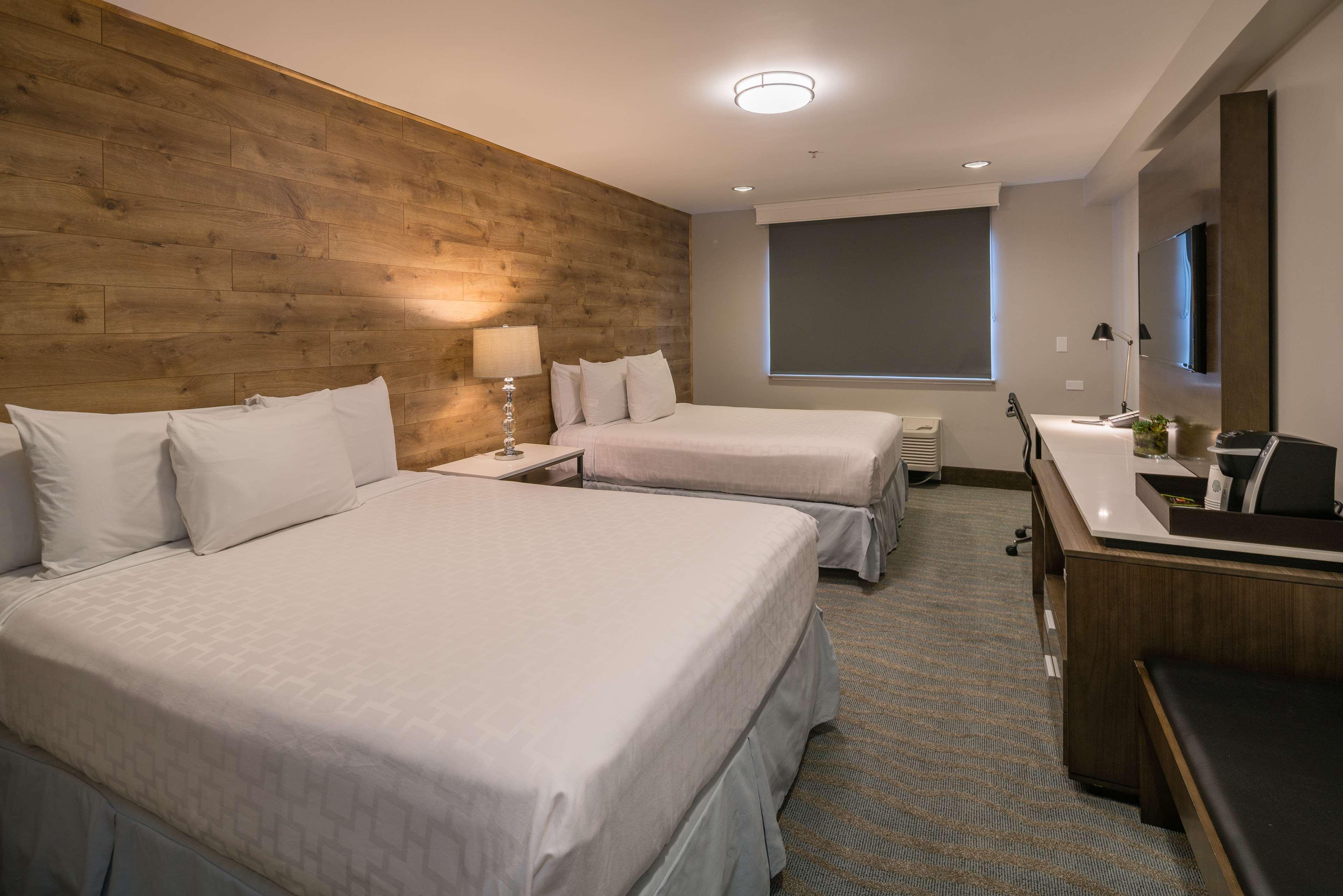 Room Deluxe Two Queen Beds