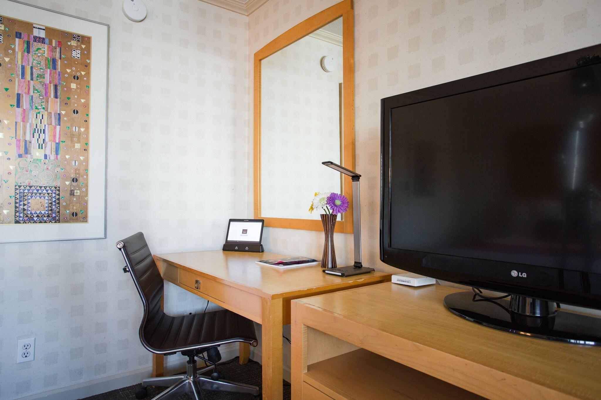 Double Deluxe King Bed