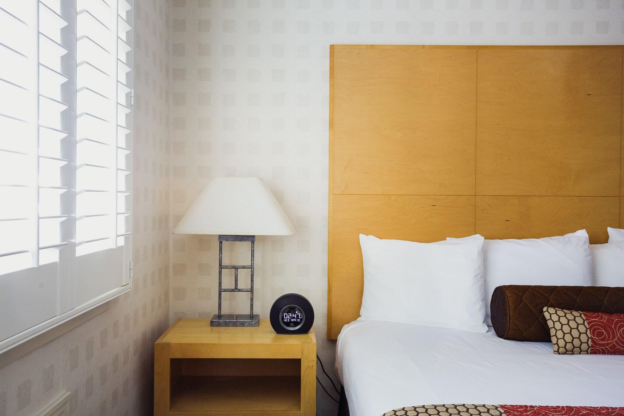 Double Deluxe Queen Bed