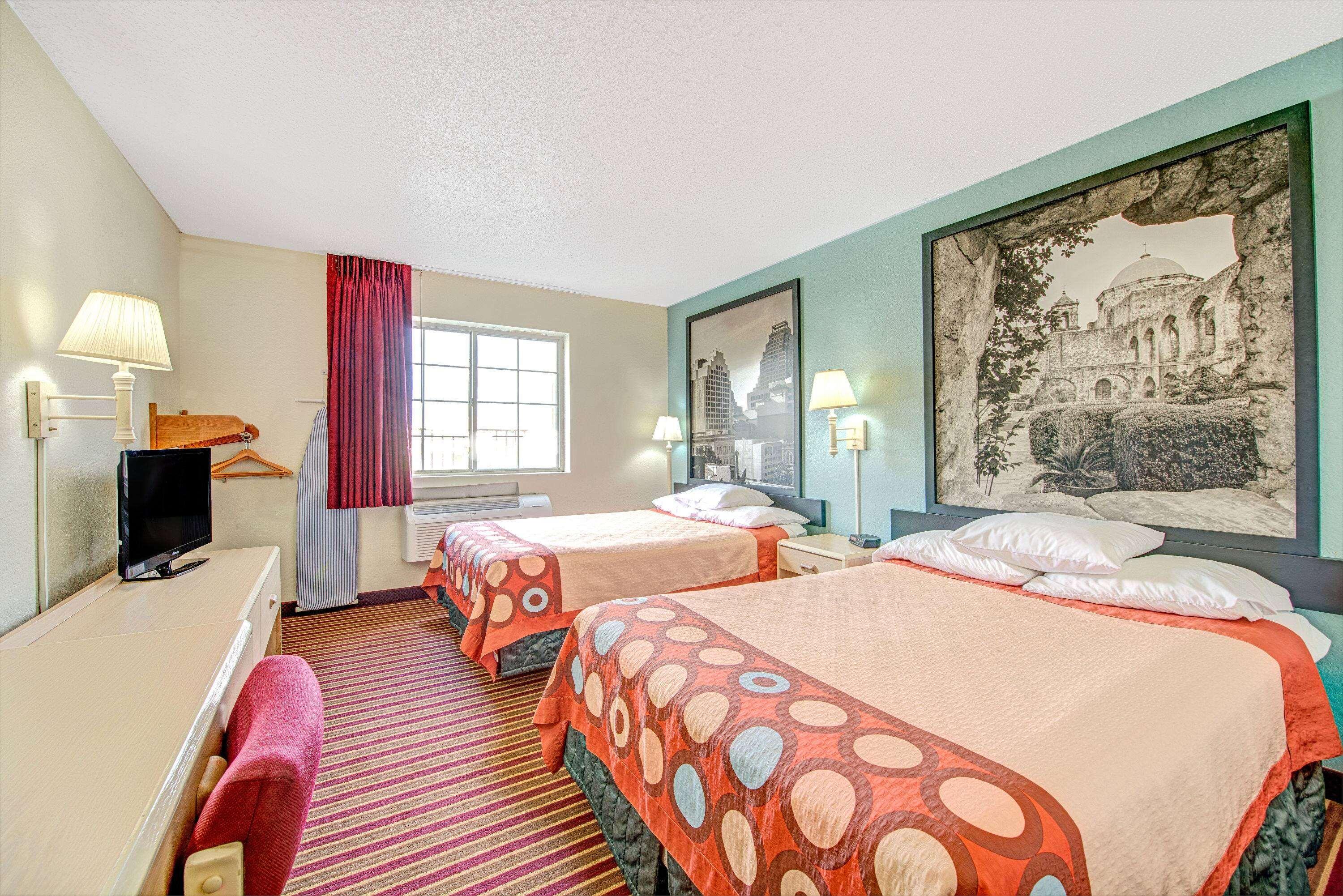 Quadruple Two Queen Beds