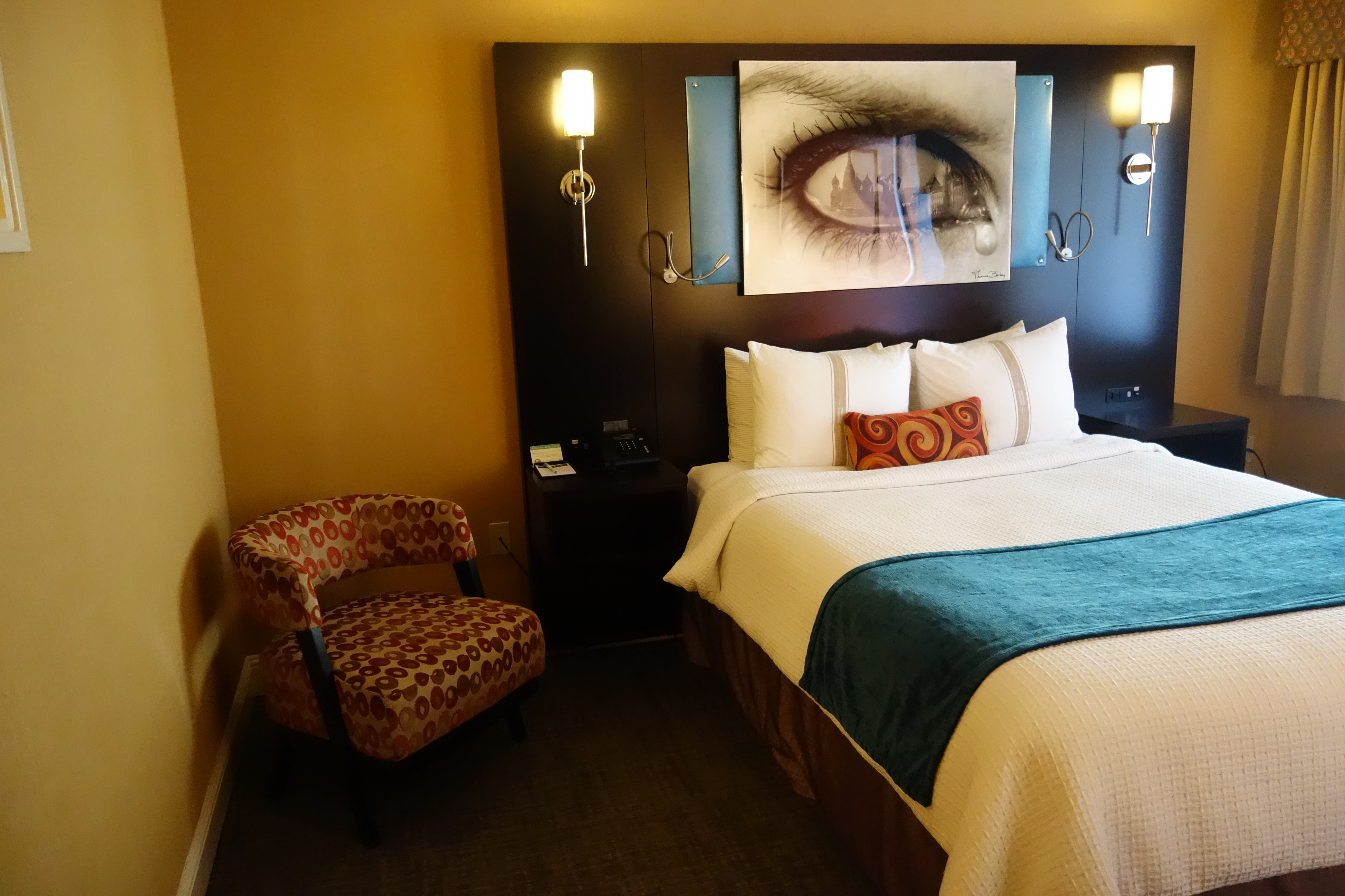 Double Deluxe Queen Bed