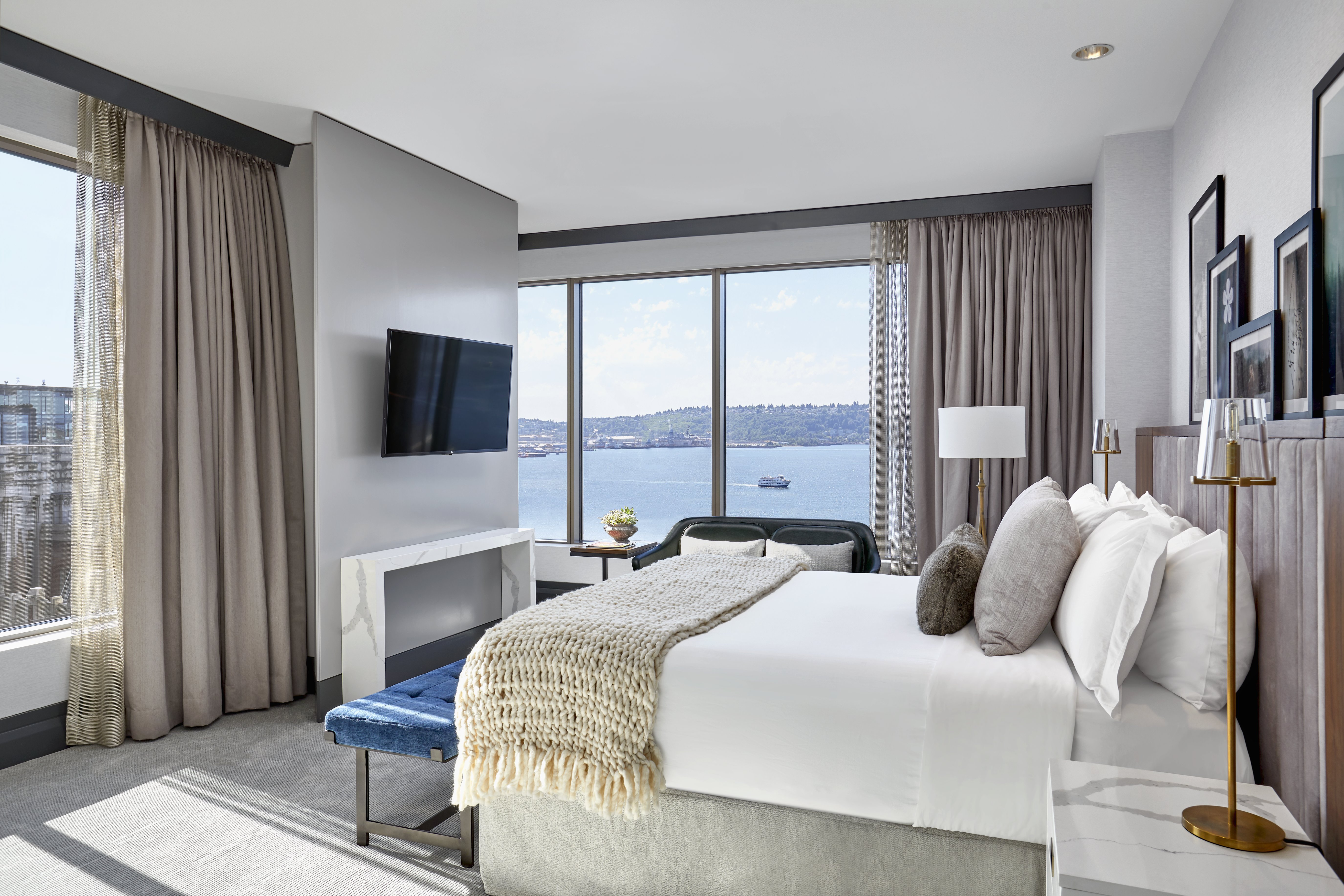 Double Deluxe King Bed