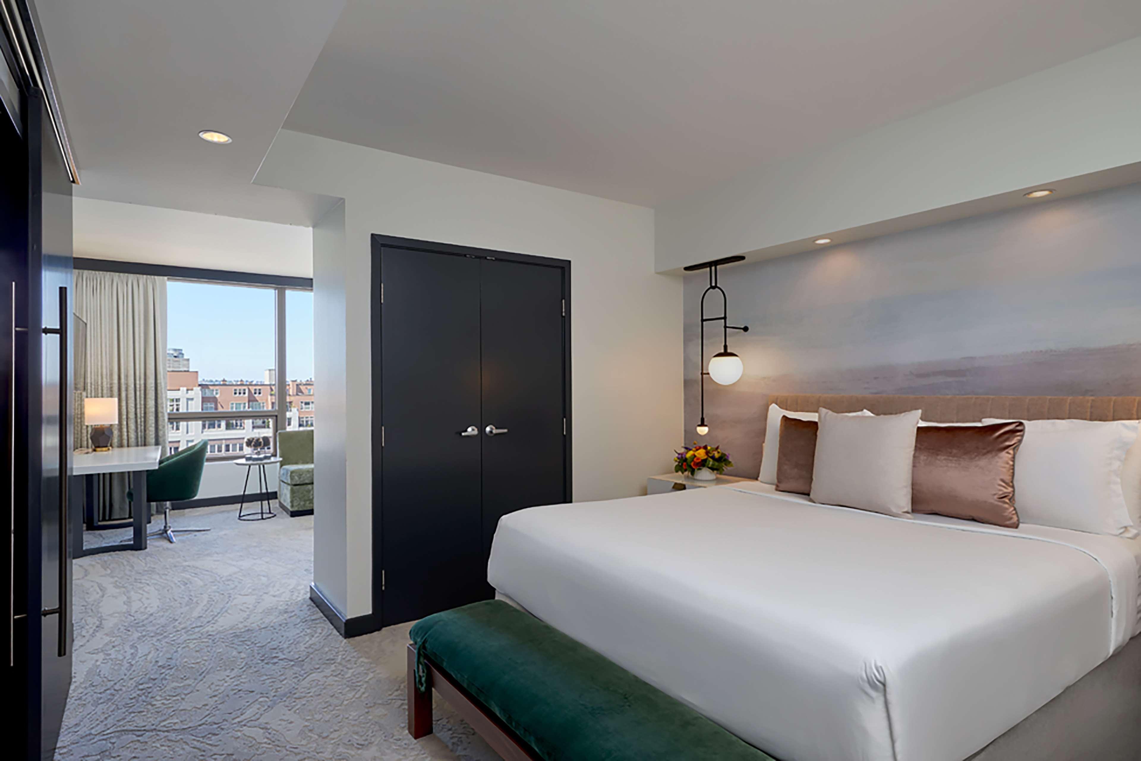 Junior Suite Deluxe with Views