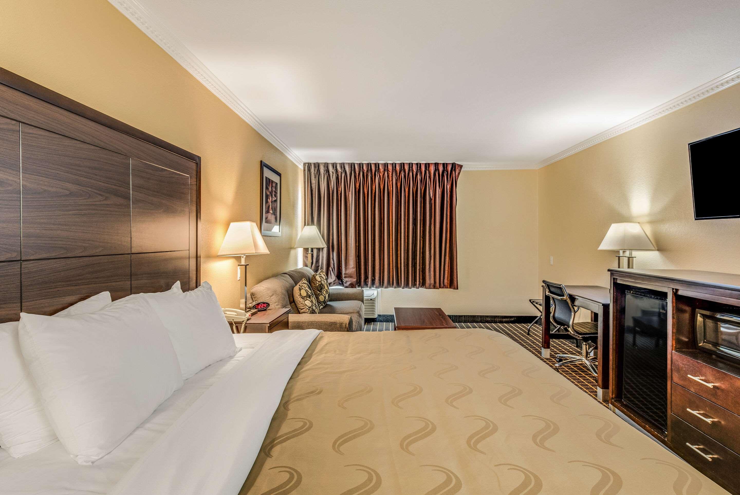 Double King Bed Non Smoking