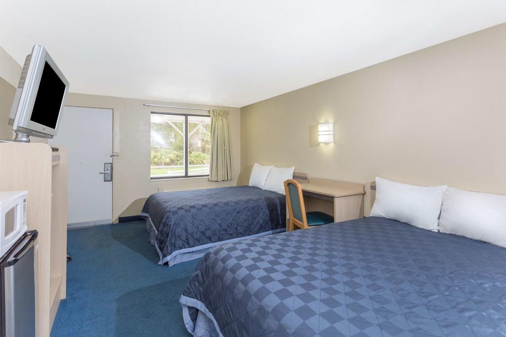 Room Accessible-two Queen Beds