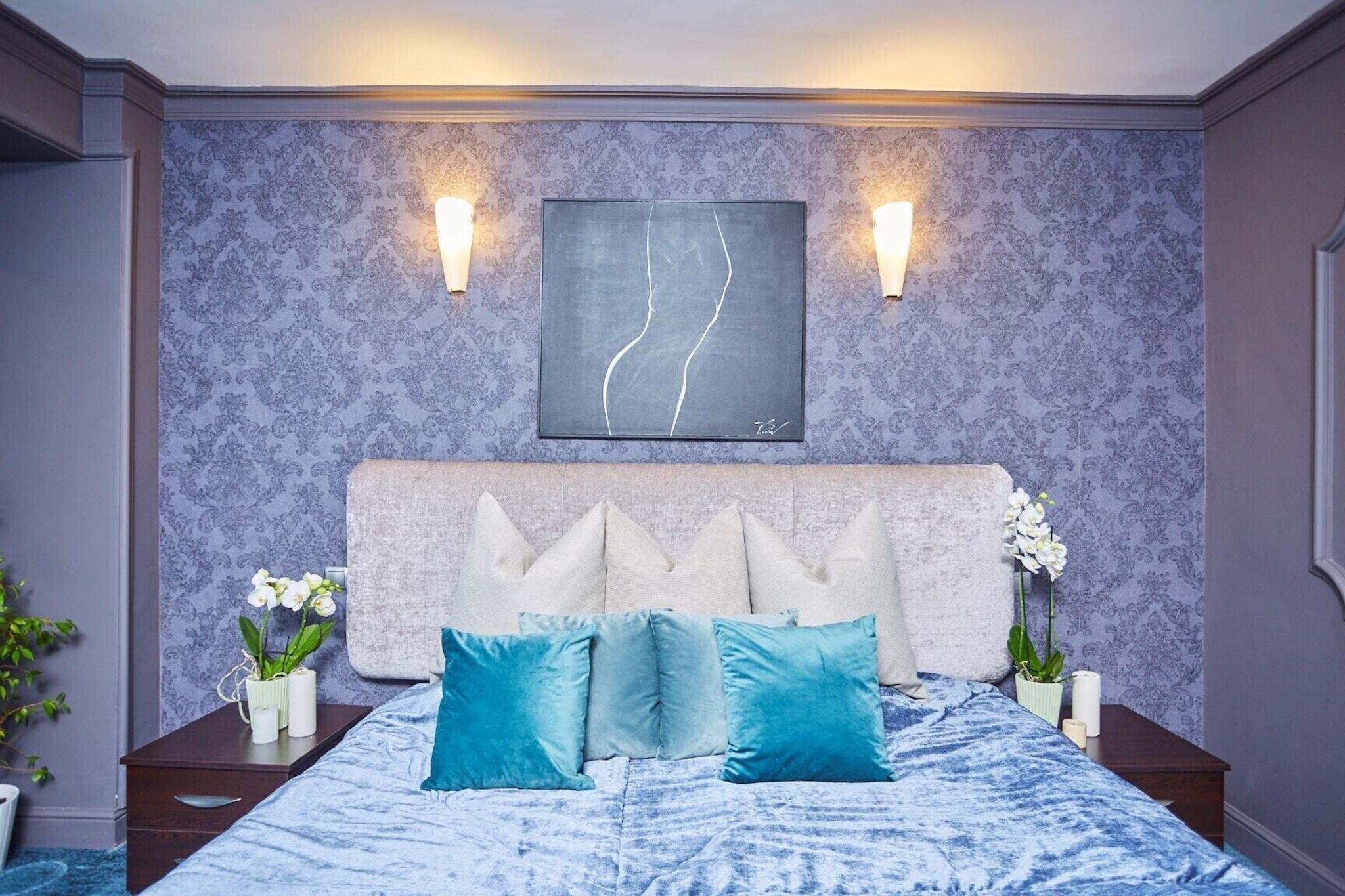 Double Deluxe King Bed