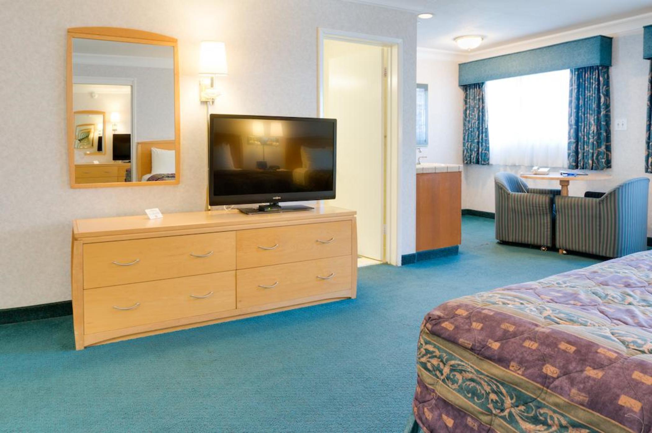 Double Deluxe King Bed