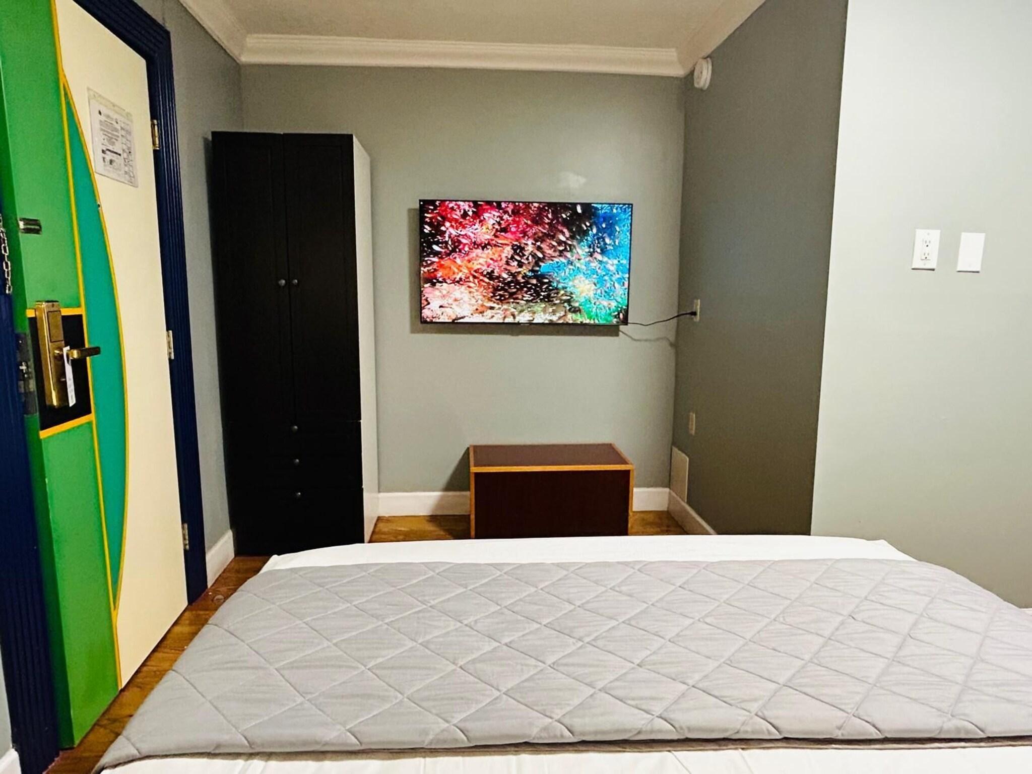 Double Queen Size Bed