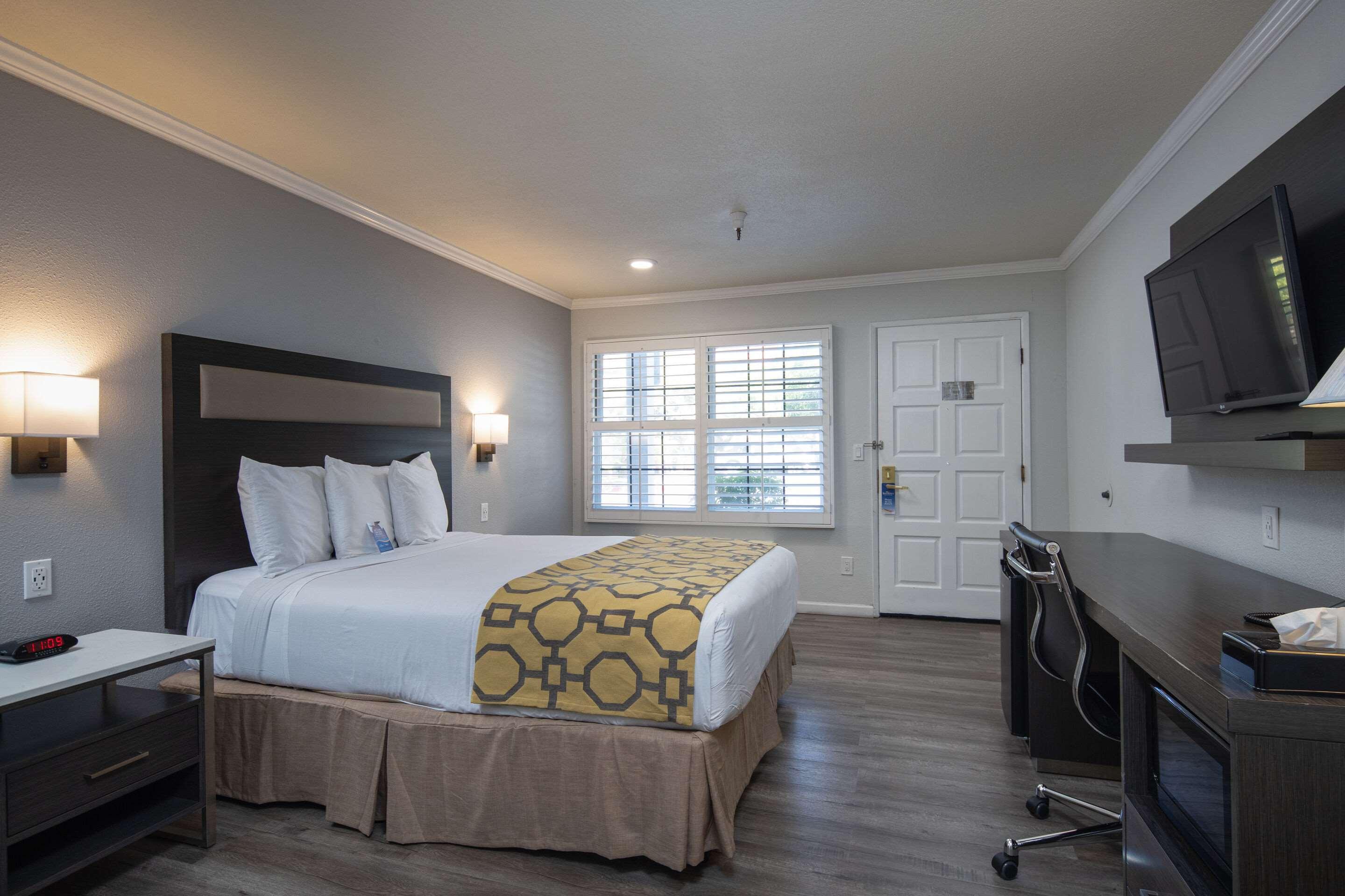 Double Accessible-queen Size Bed