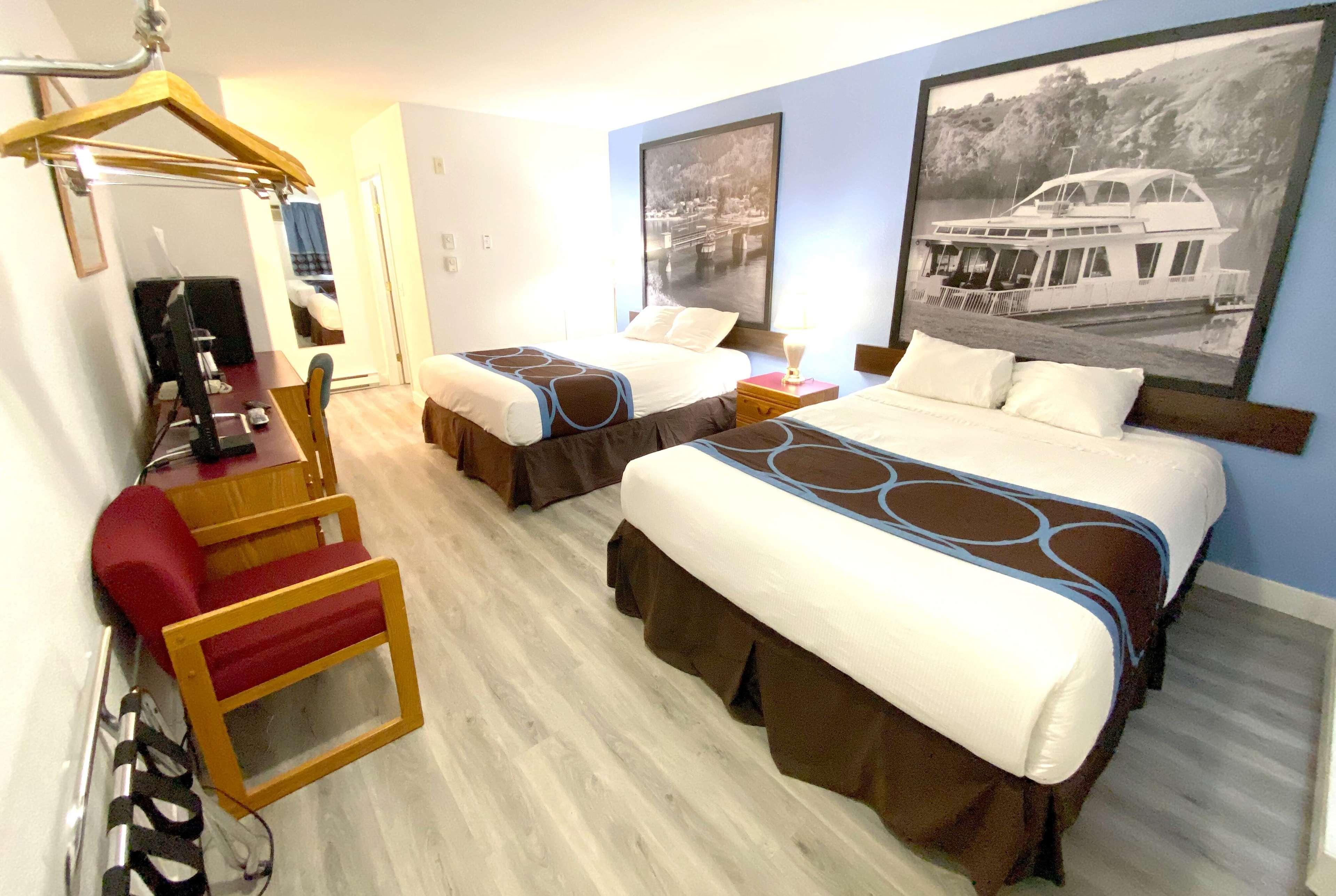 Quadruple Two Queen Beds