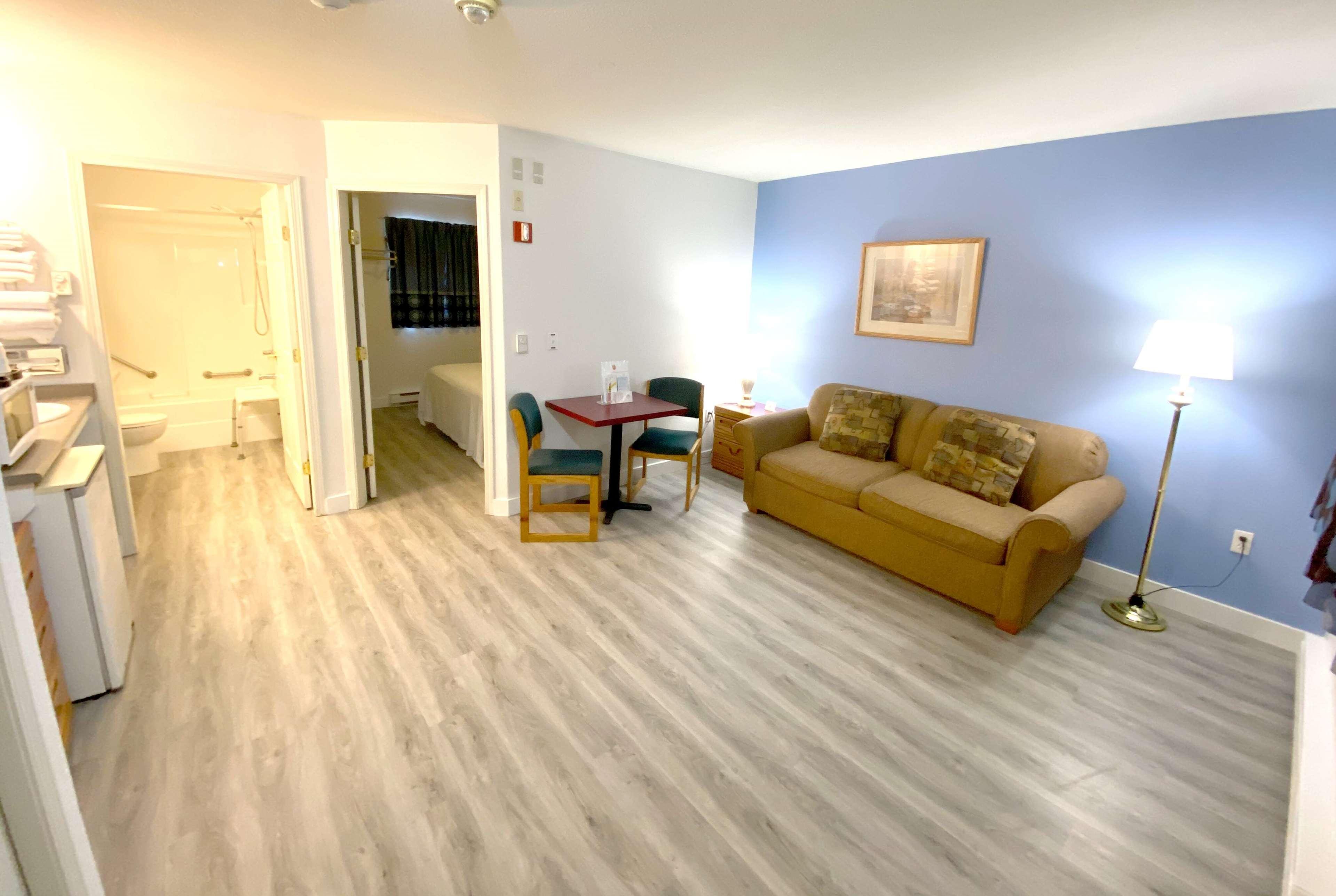 Suite Queen Bed Non Smoking