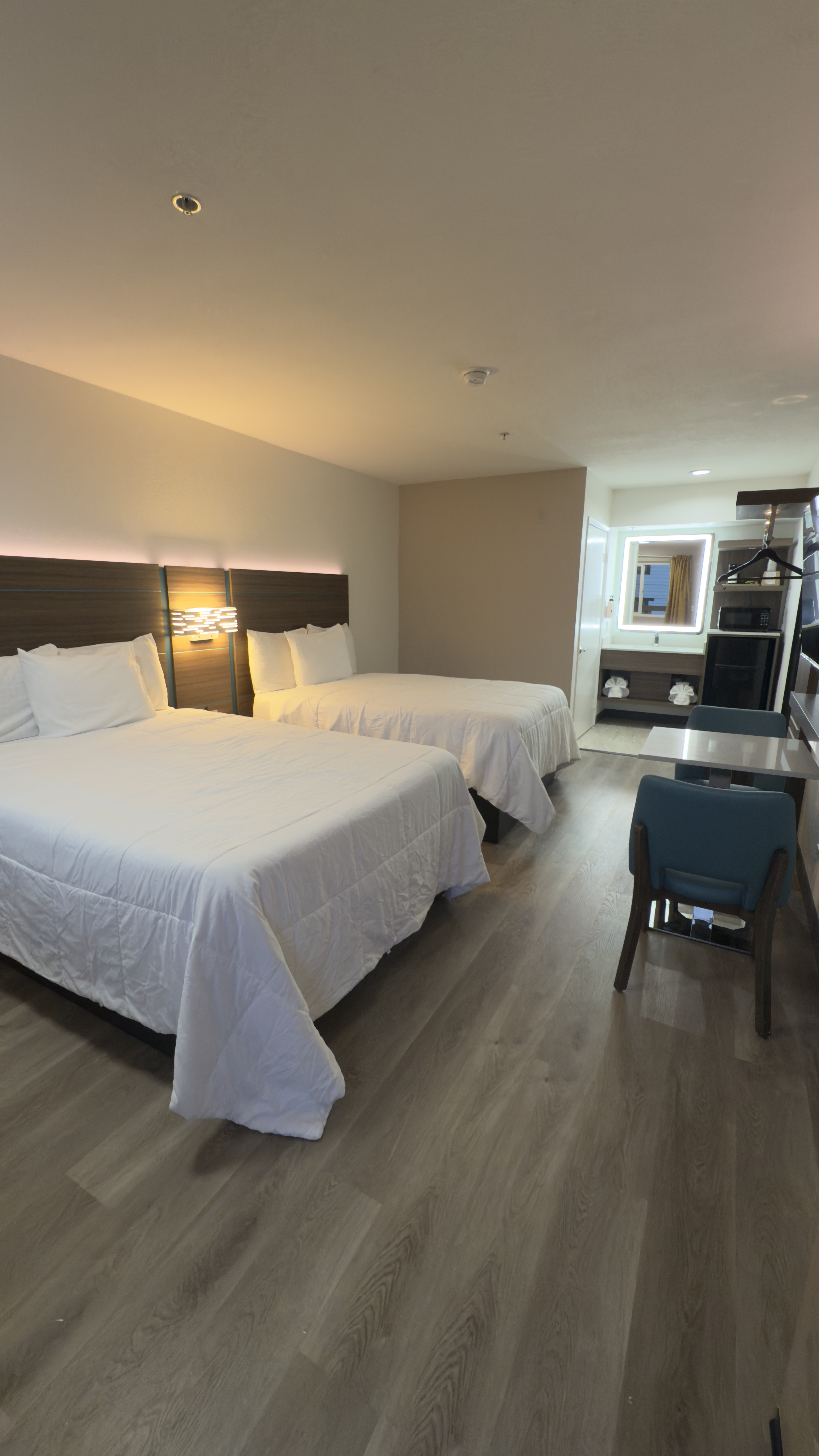 Room Two Double Beds