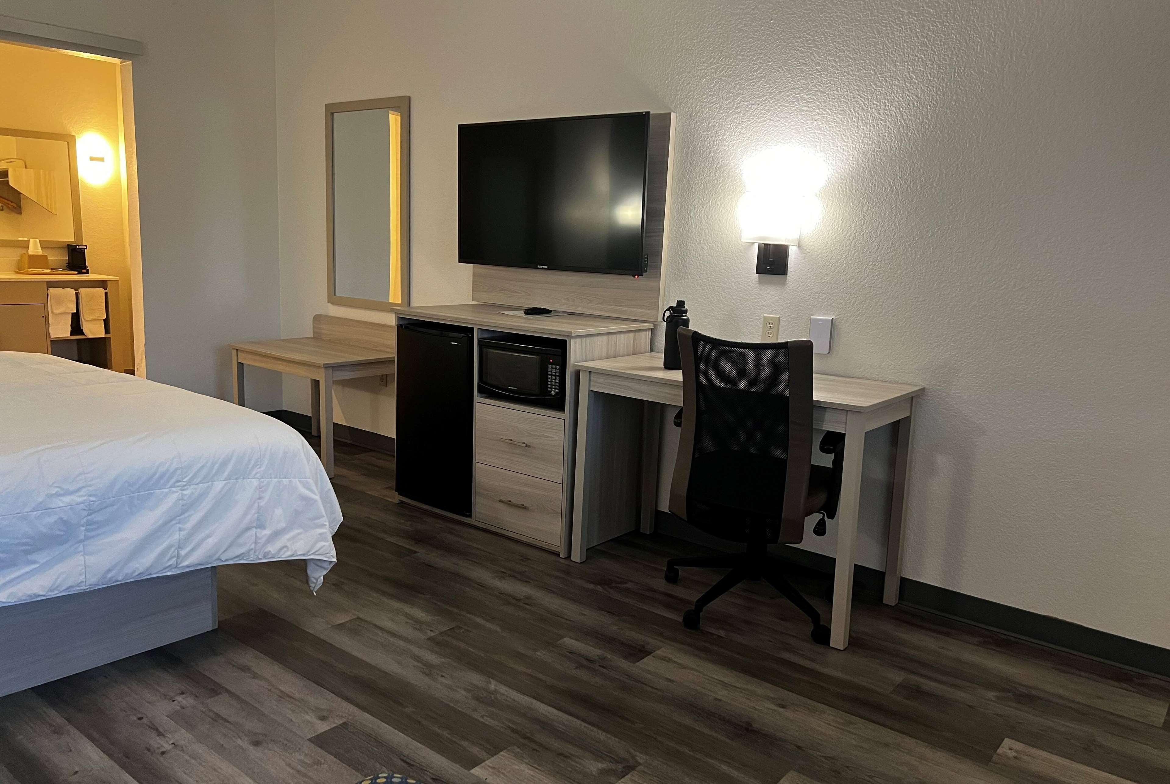 Room King Bed Non Smoking