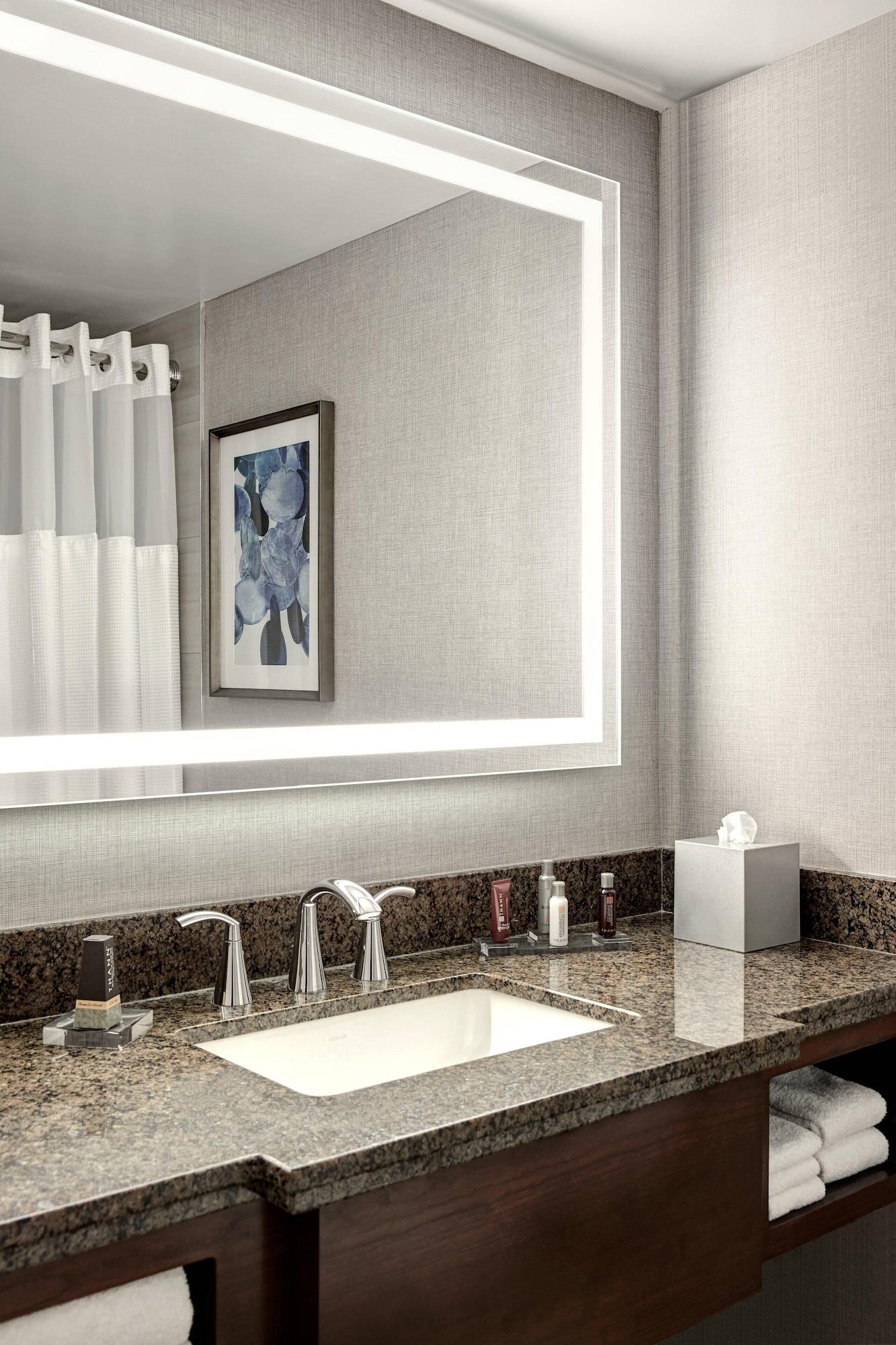 Suite Two Queen Beds Non Smoking