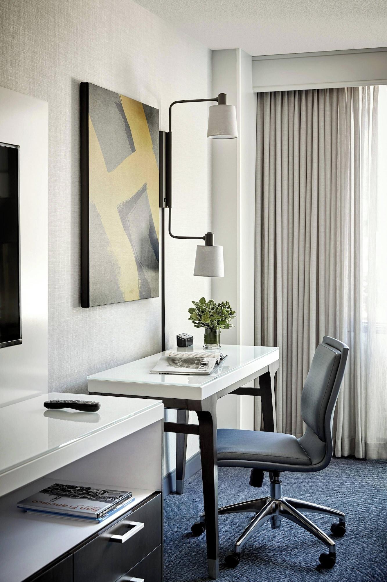 Suite Two Queen Beds Non Smoking