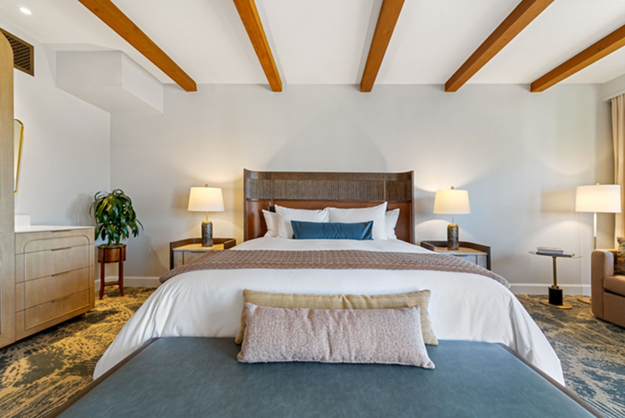 Studio King Size Bed