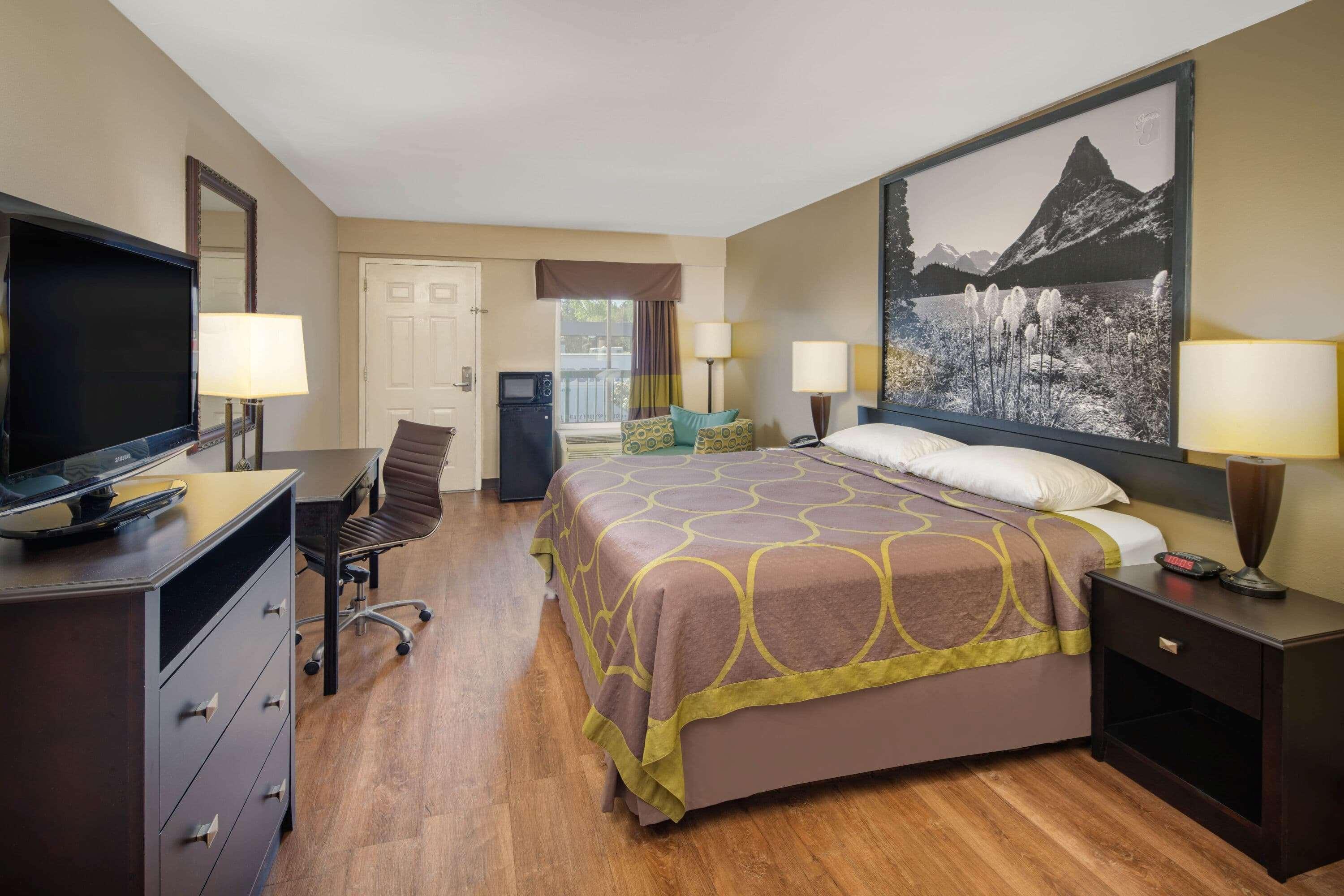 Room King Bed Non Smoking