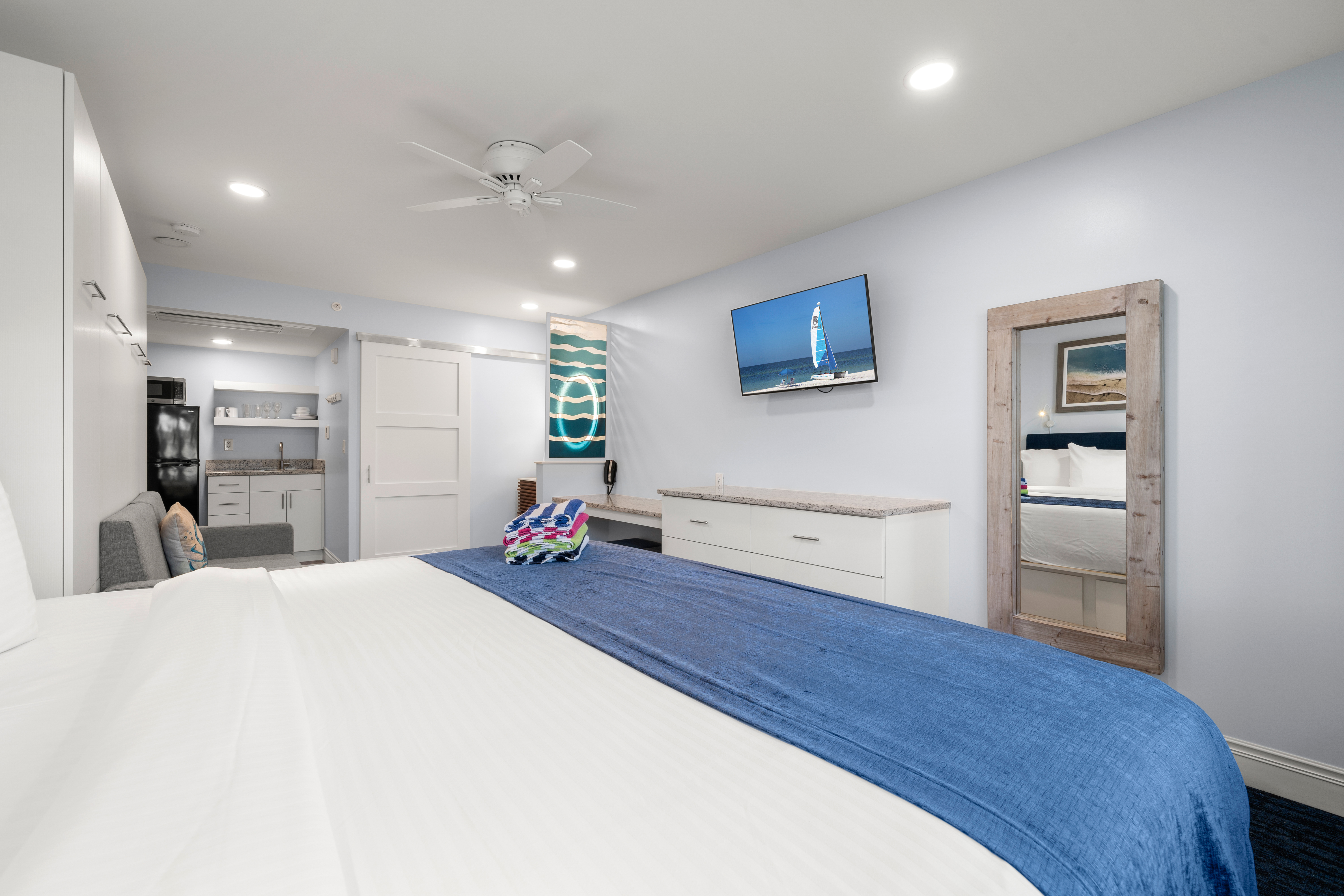 Studio King Size Bed