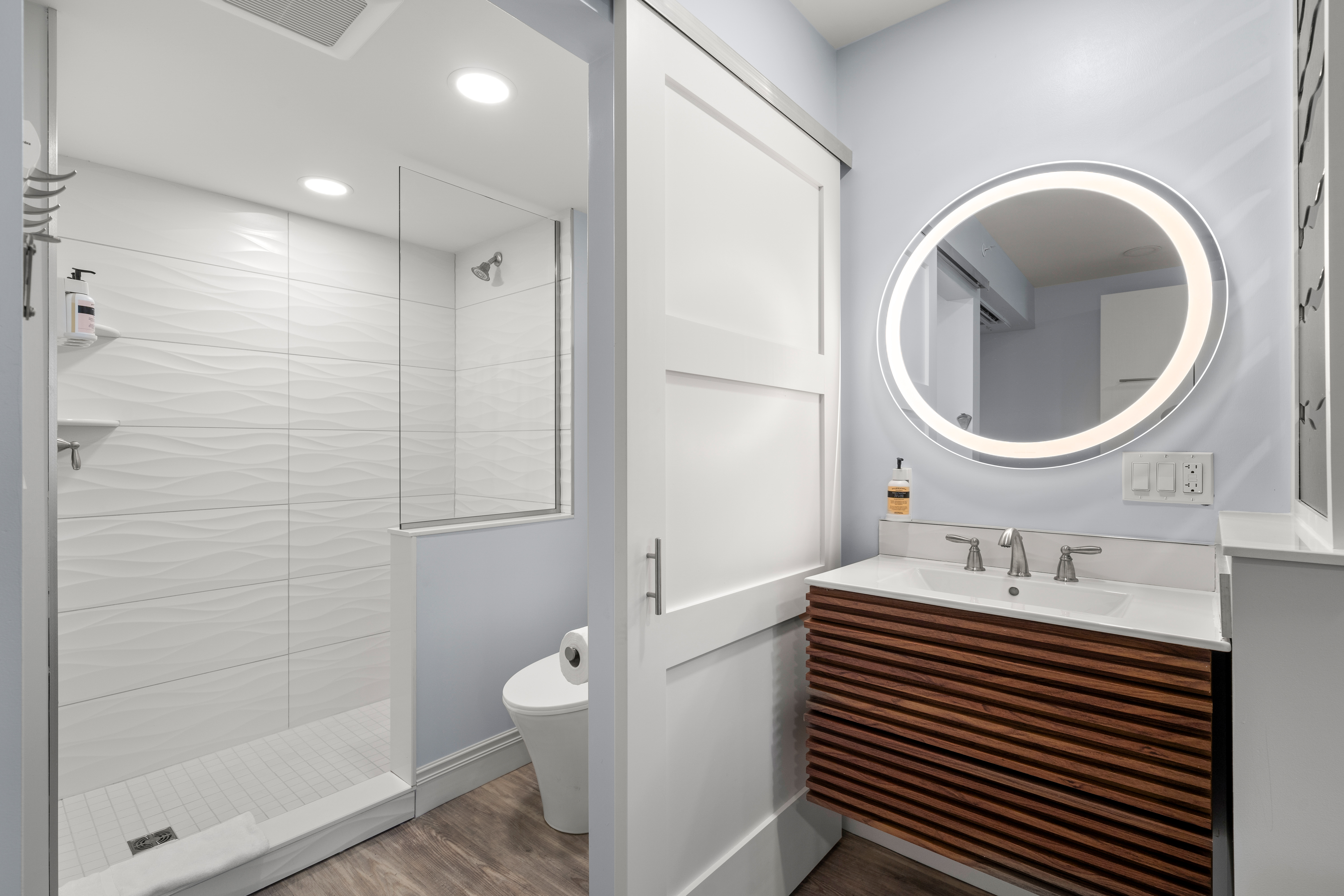 Studio King Size Bed