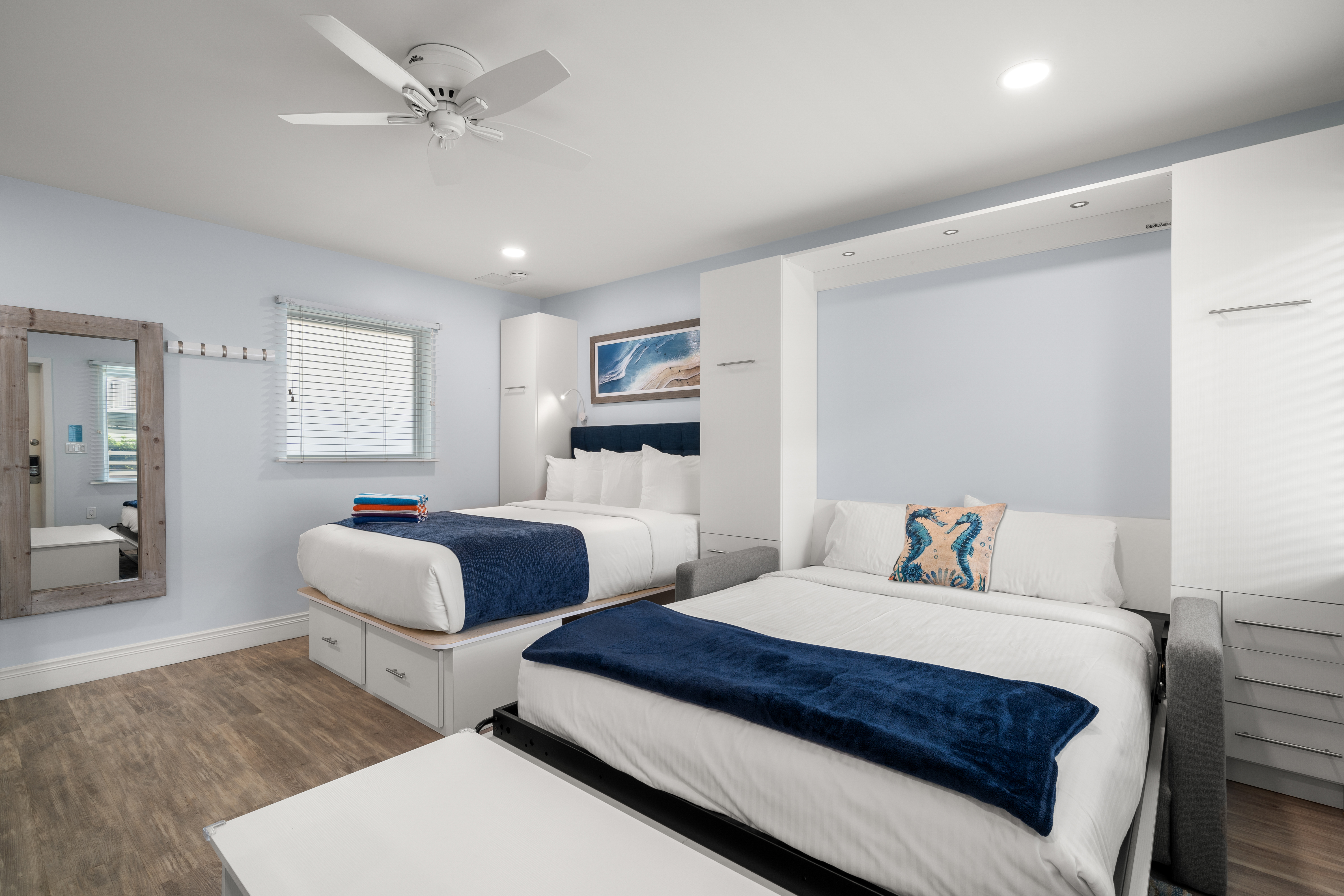 Studio Classic Queen Bed