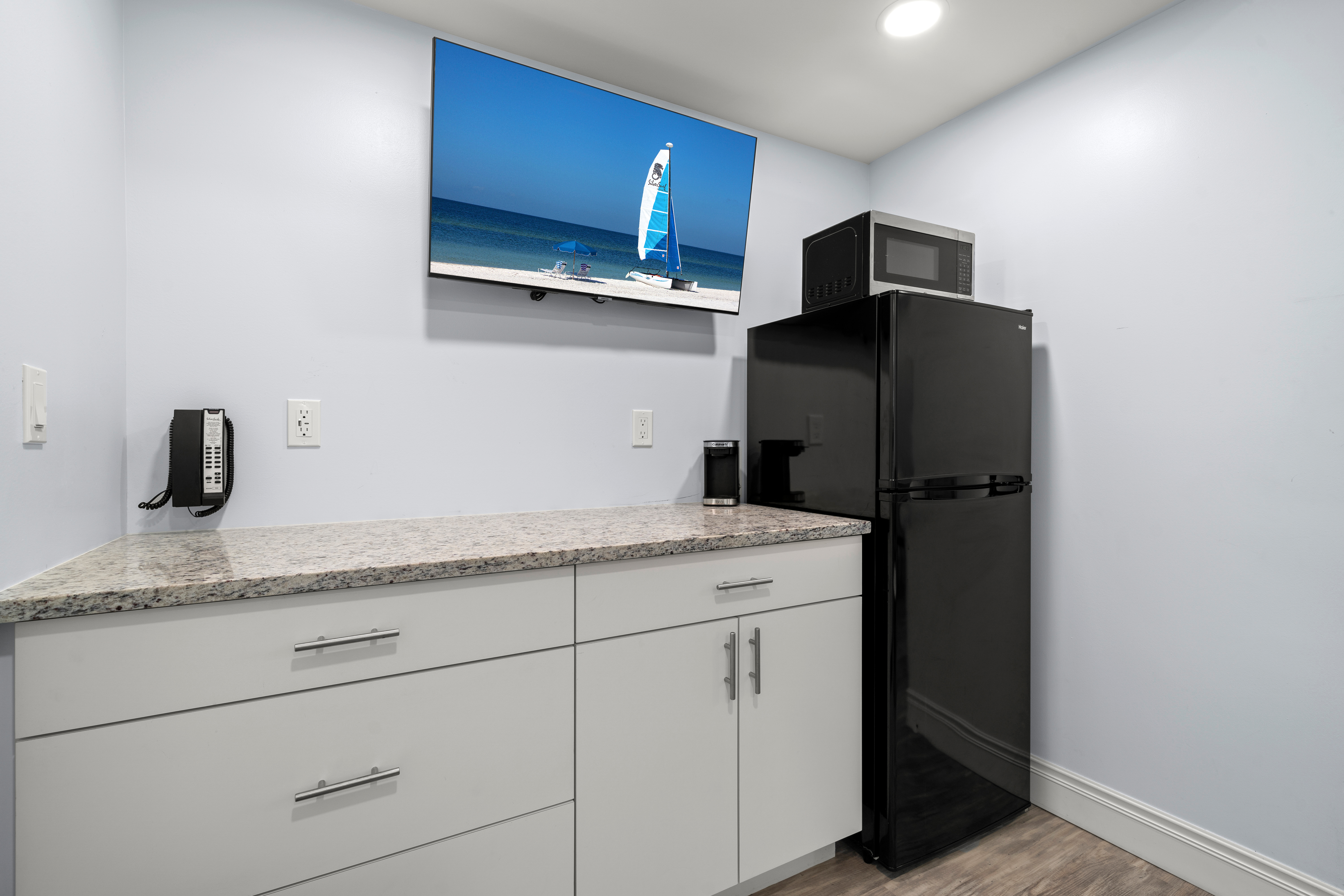 Room Guest Room Queen Bed