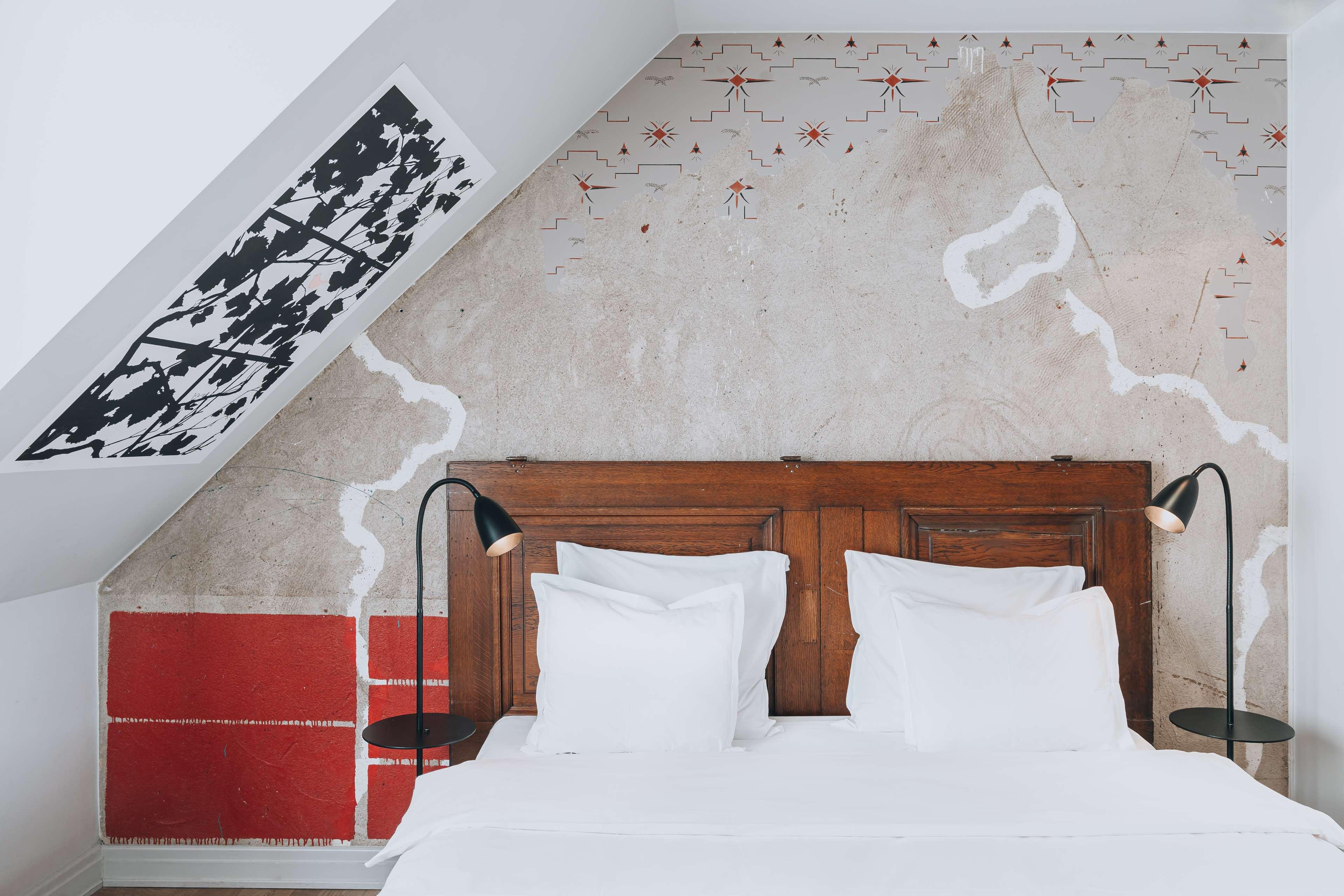 Double Deluxe King Bed