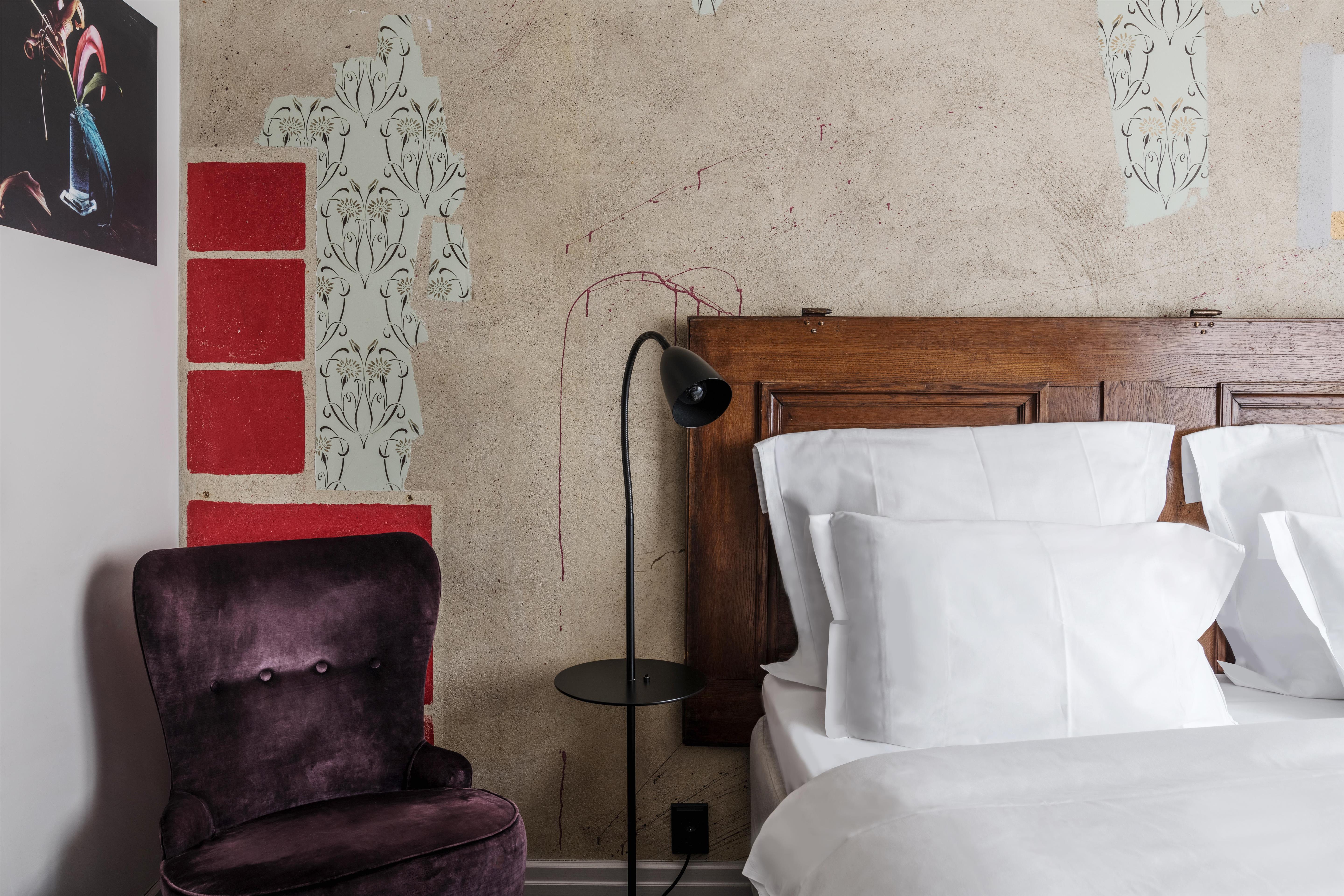 Double Queen Size Bed