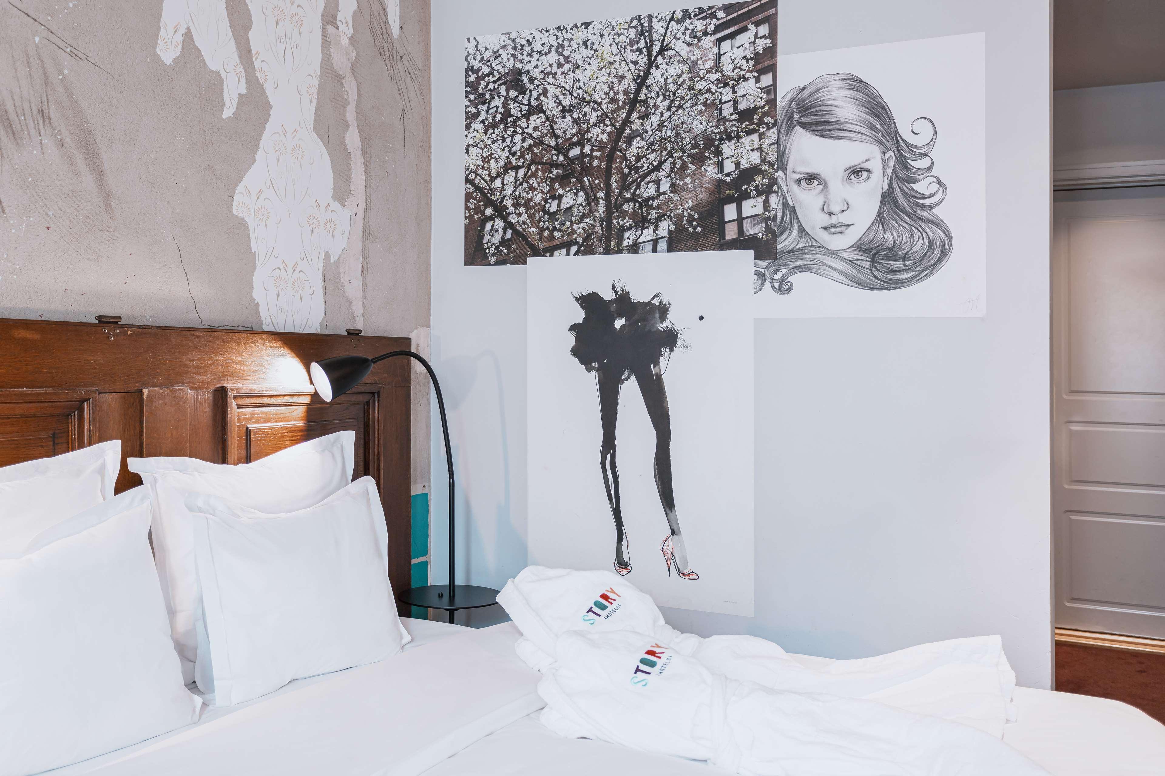 Double Deluxe Queen Bed