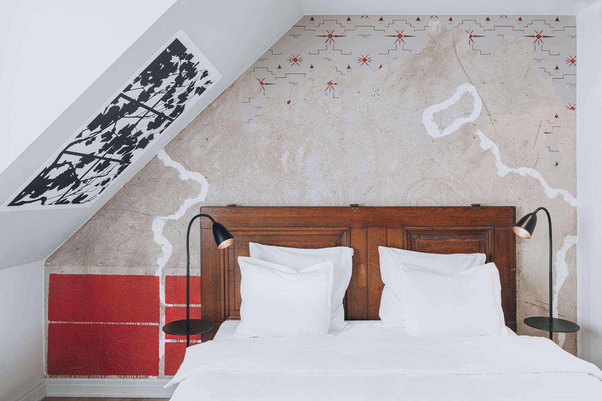 Double King Size Bed