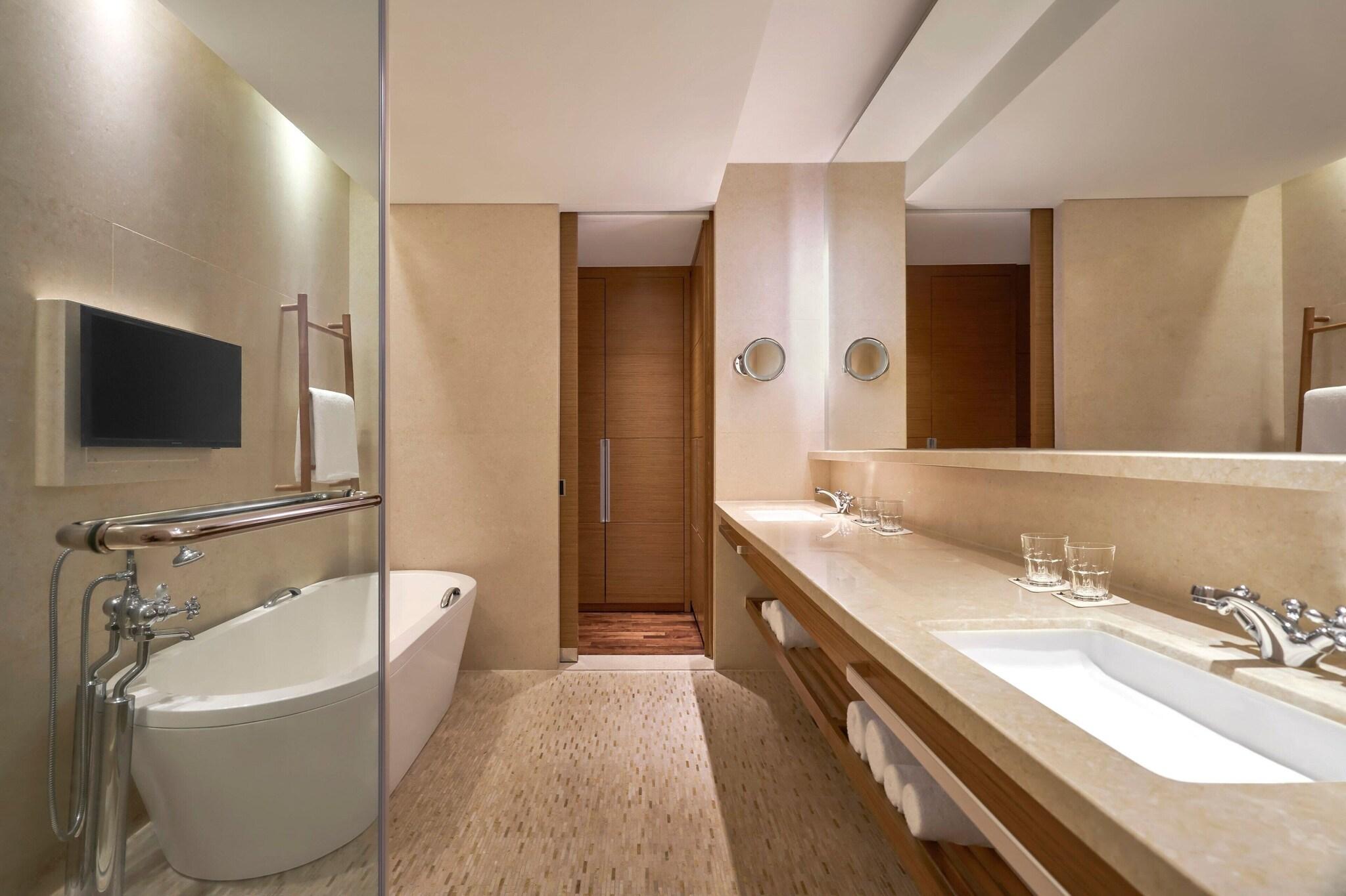 Junior Suite King Bed Non Smoking