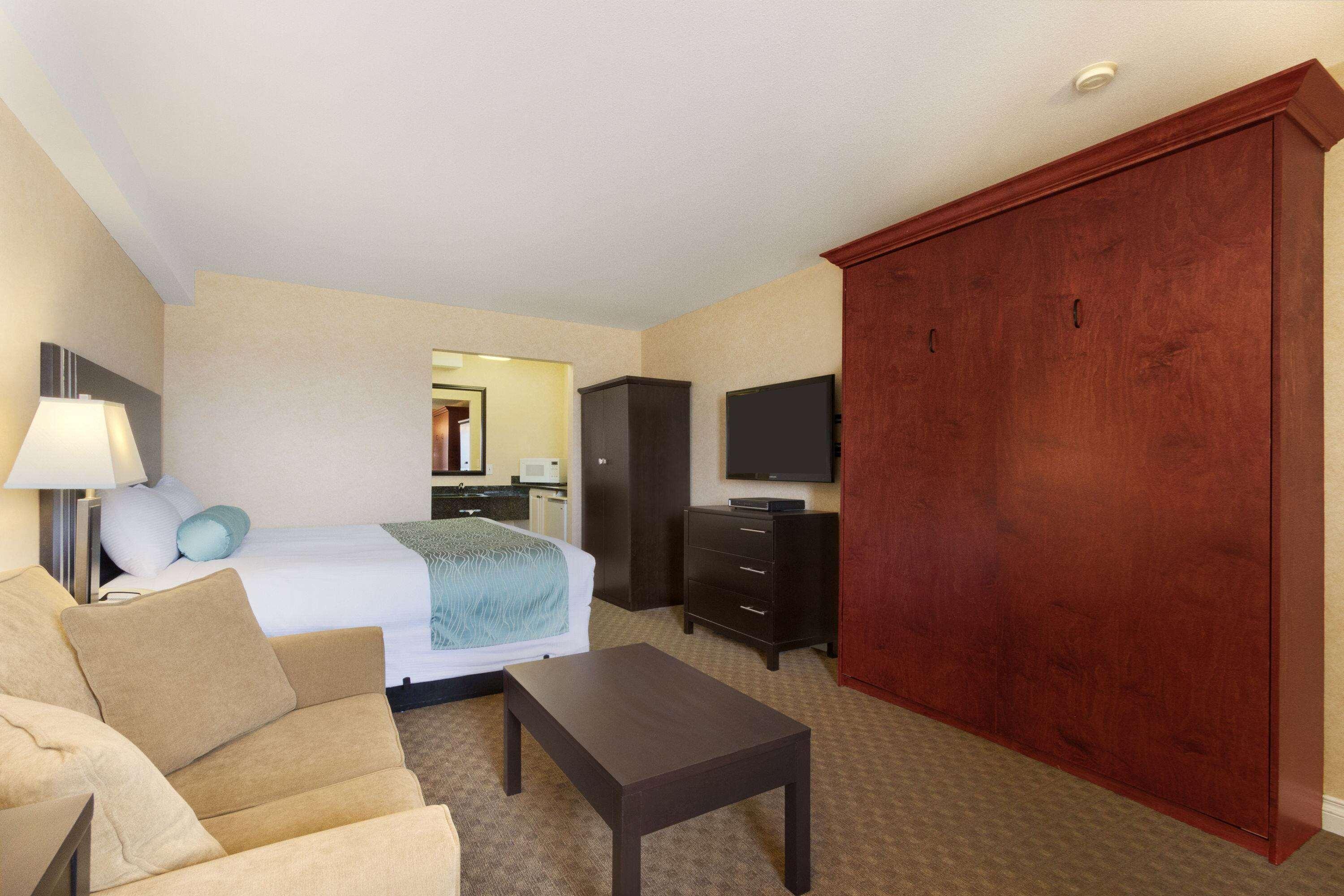 Quadruple King Size Bed