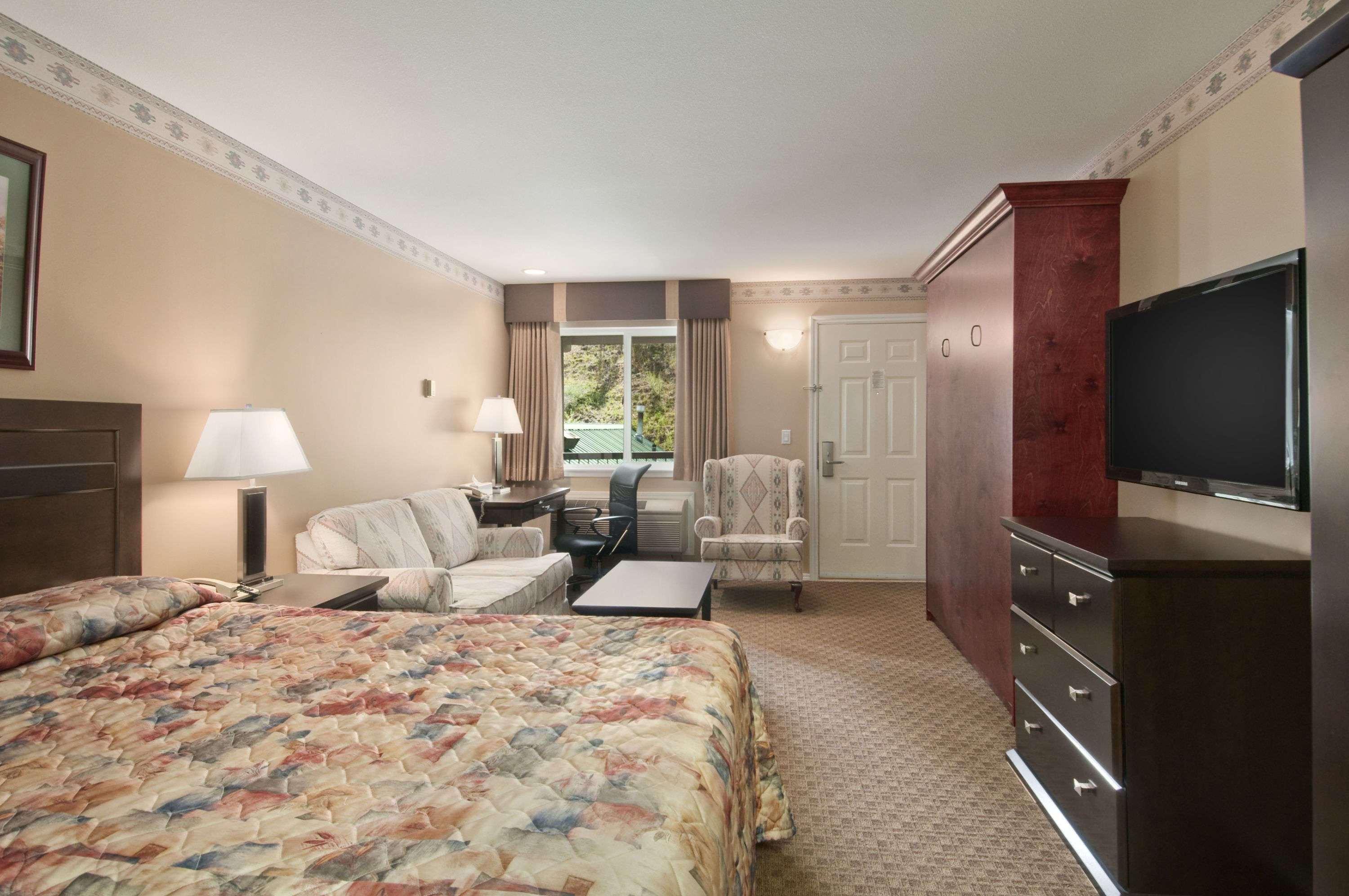 Double Queen Bed Non Smoking