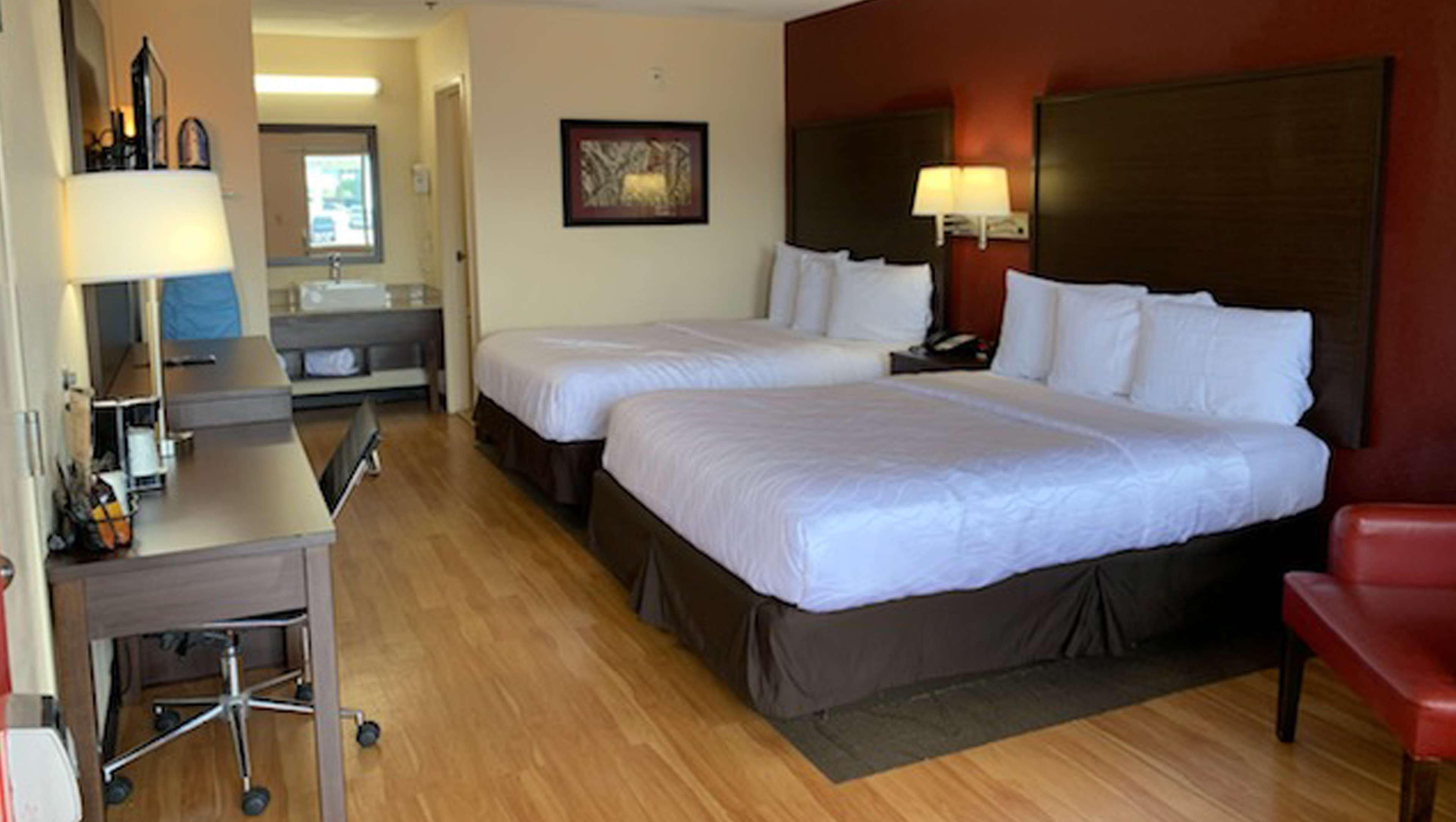 Suite Two Queen Beds Non Smoking